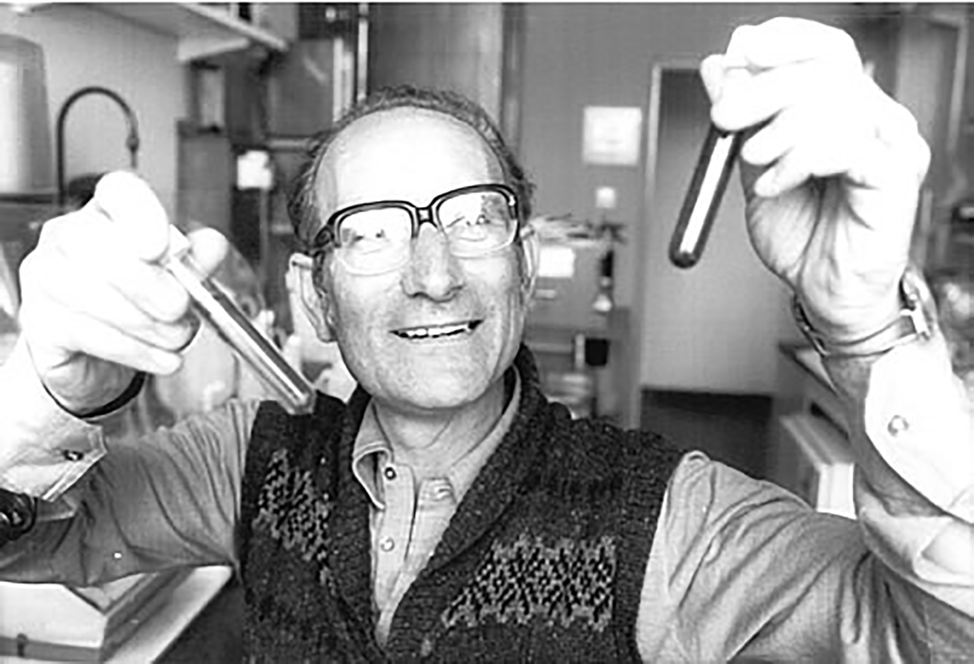 César Milstein - Premio Nobel de Medicina - Año 1984