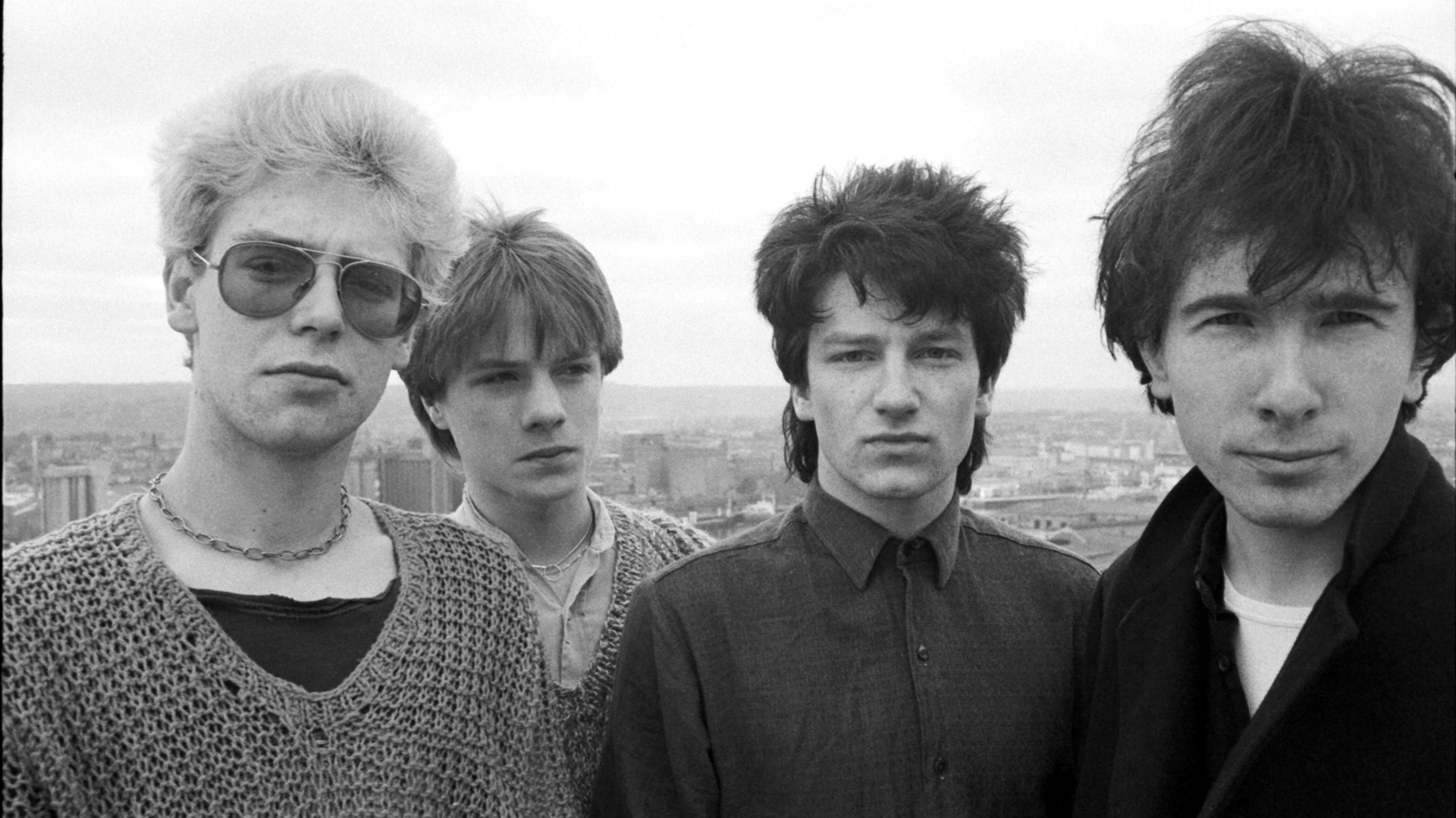 Primeros años: Larry Mullen Jr, Adam Clayton, Bono y The Edge posan en Cork, Irlanda del Norte (Foto: David Corio/Redferns)