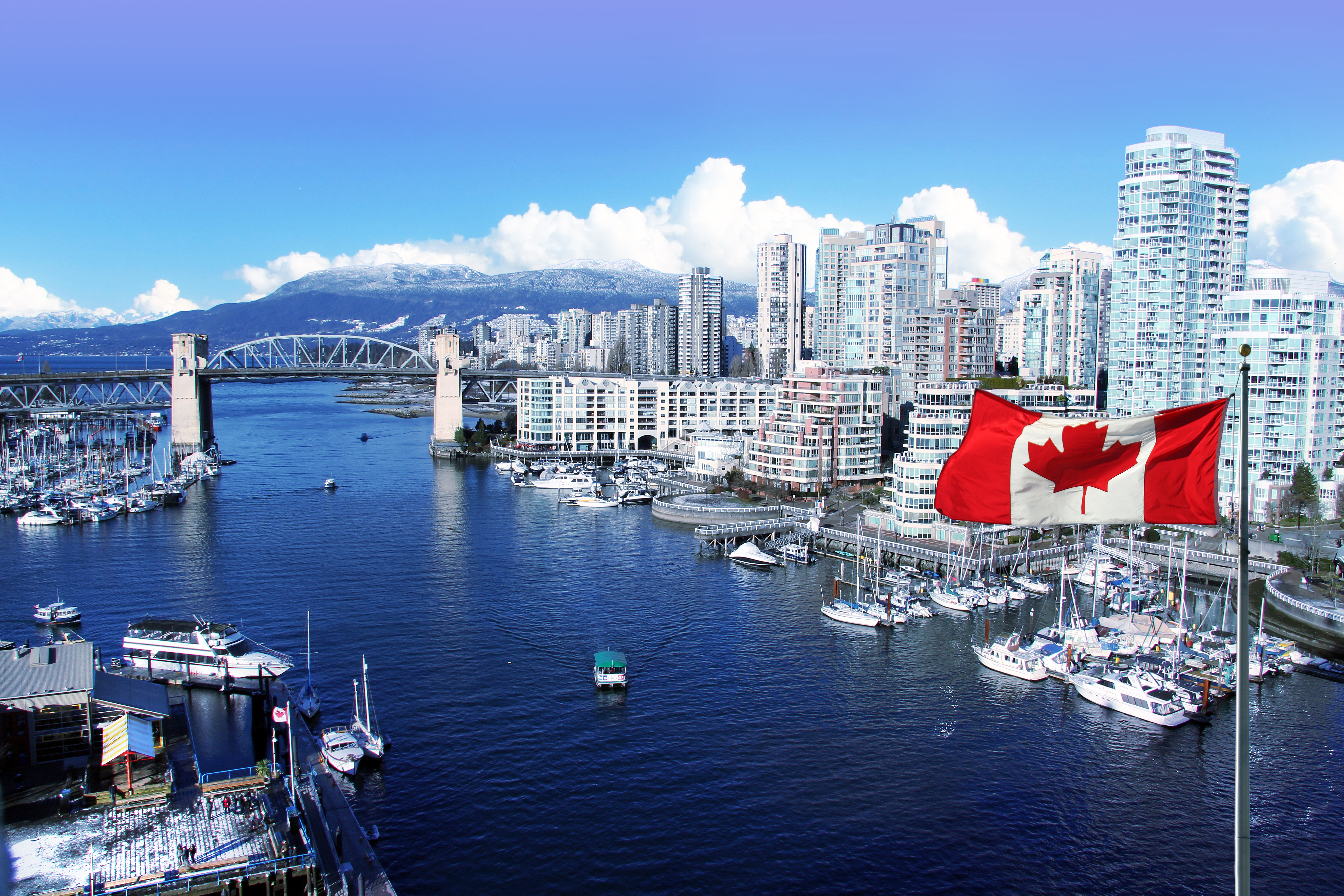 Además de la convocatoria para estudiar y trabajar, Canadá ofrece un programa llamado Express Entry para que personas de distintas partes del mundo puedan obtener la residencia.