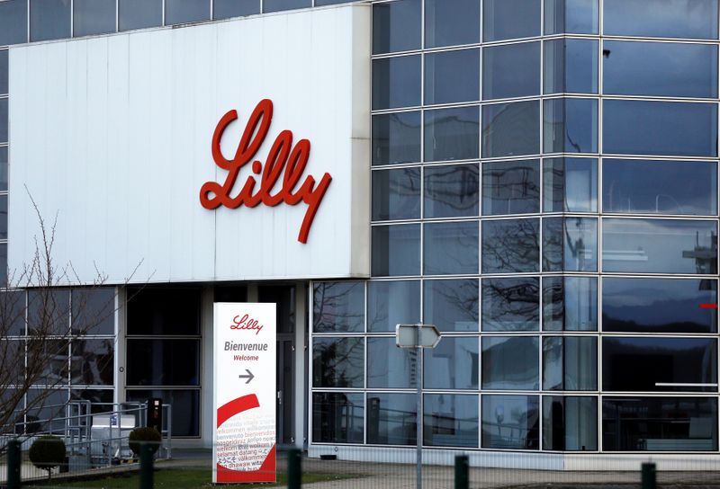 Foto de archivo del logo de Lilly. Foto: REUTERS/Vincent Kessler
