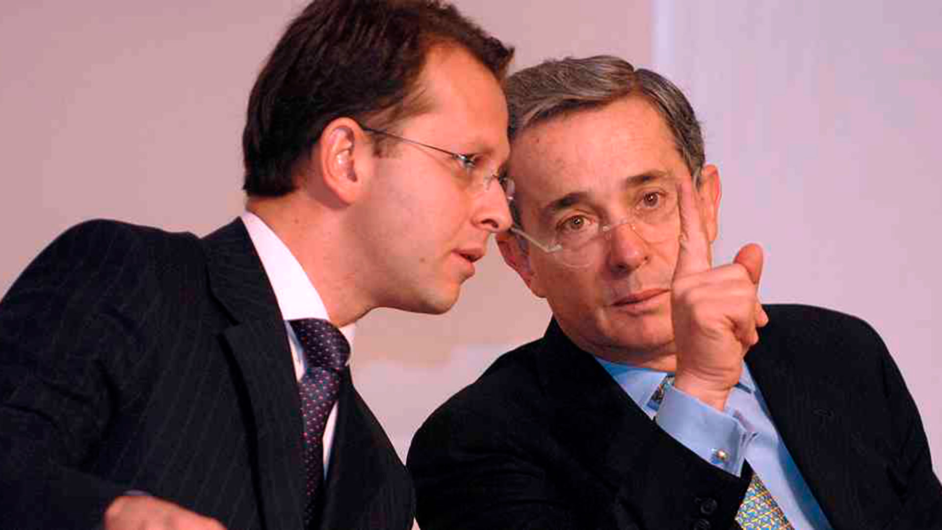 Former minister Andrés Felipe Arias with his political mentor, former president Alvaro Uribe
