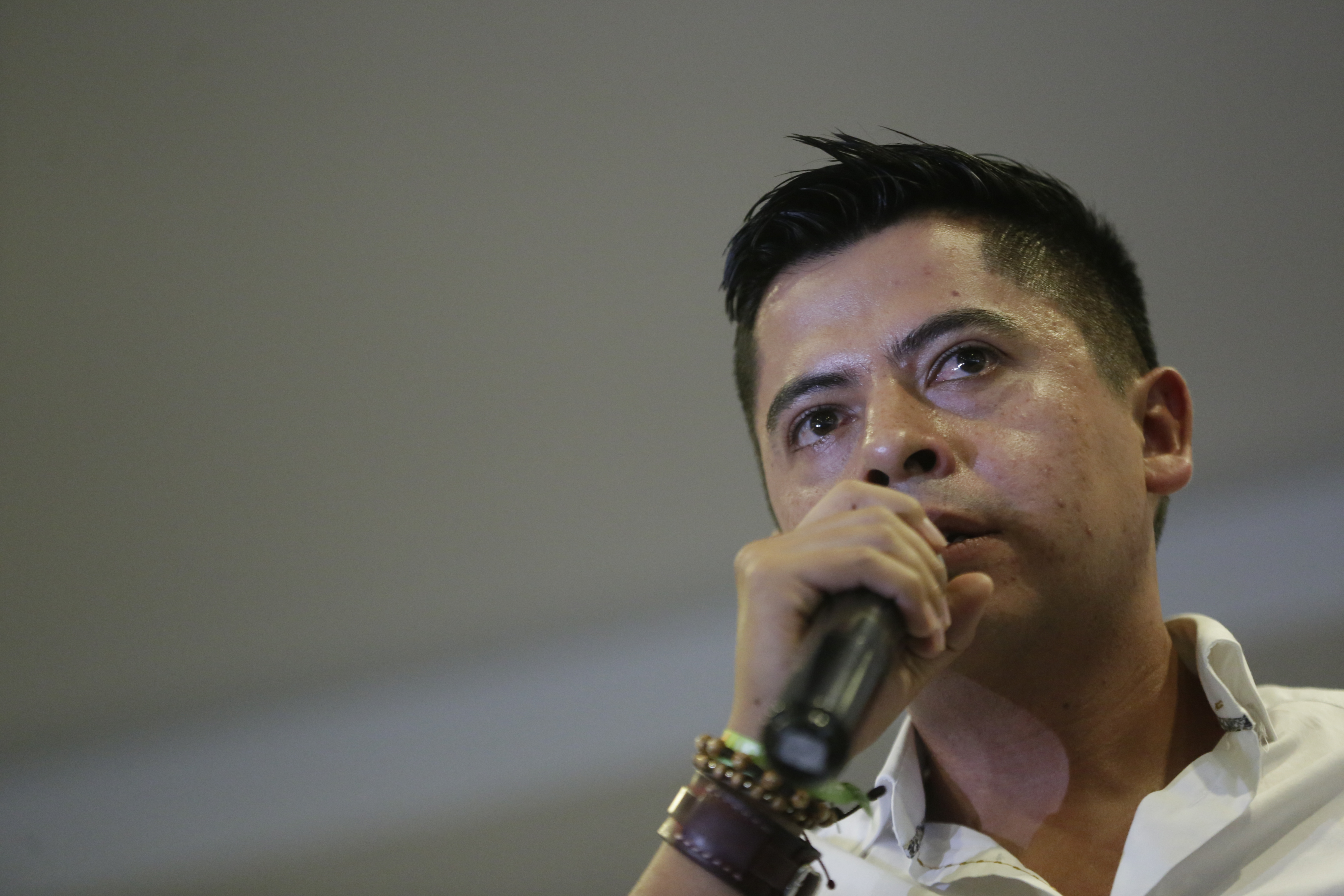 Ariel Ávila denuncia que el Ministerio del Interior contrató $300 mil millones de pesos ‘a dedo’