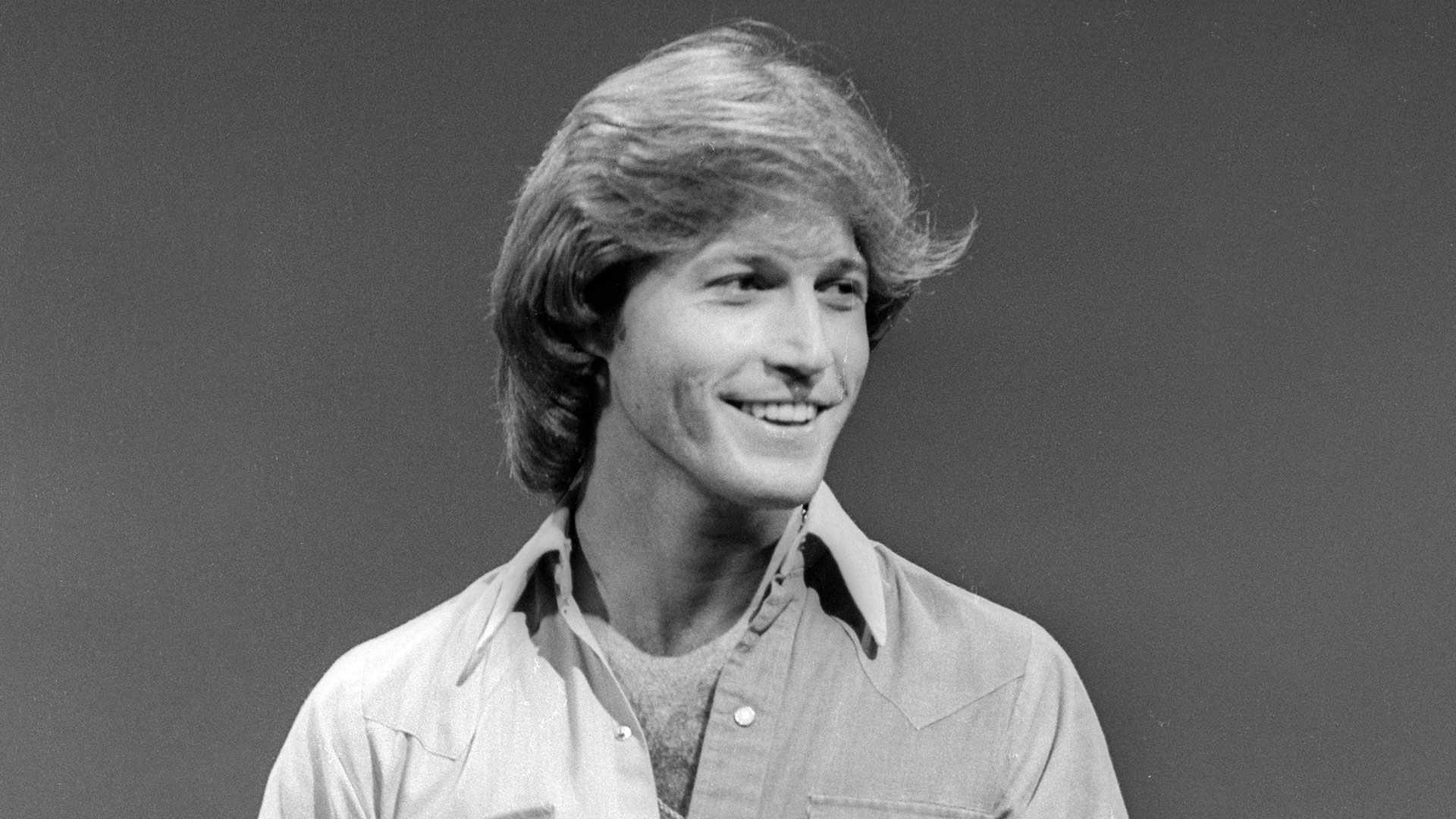 De pequeño monstruo a tomar cocaína sin parar: la muerte a los 30 de Andy Gibb, el hermano menor de los Bee Gees