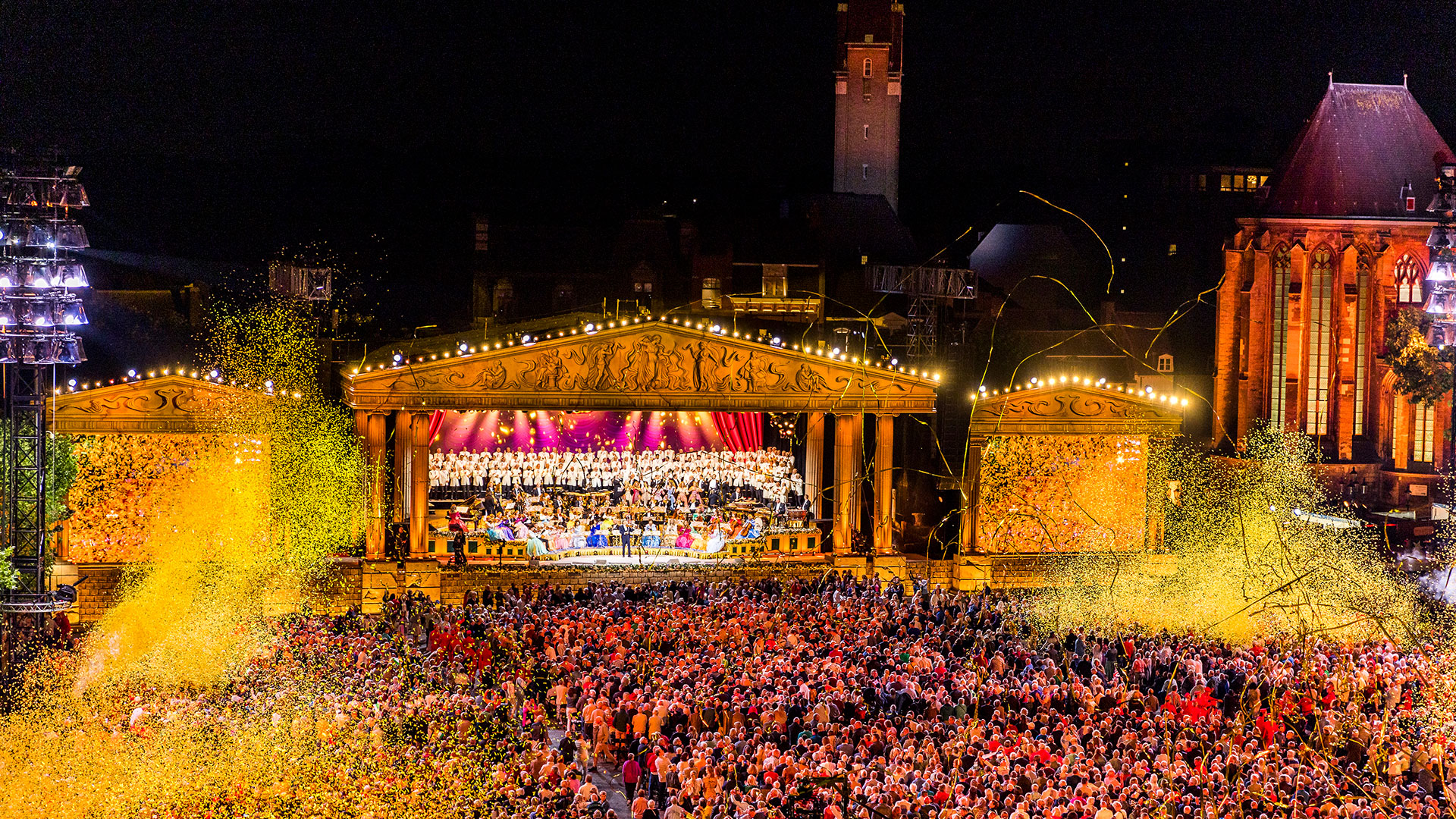 La Plaza Vrijtjof de Maastricht, durante el concierto de André Rieu y su orquesta. (Foto: Marcel van Hoorn).