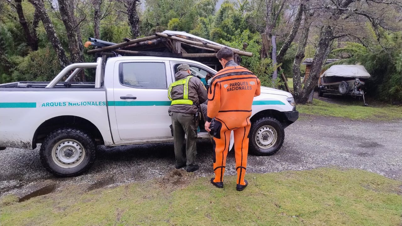 Desplegaron un importante operativo para rescatar a un hombre de 100 a&ntilde;os que viv&iacute;a frente al volc&aacute;n Lan&iacute;n