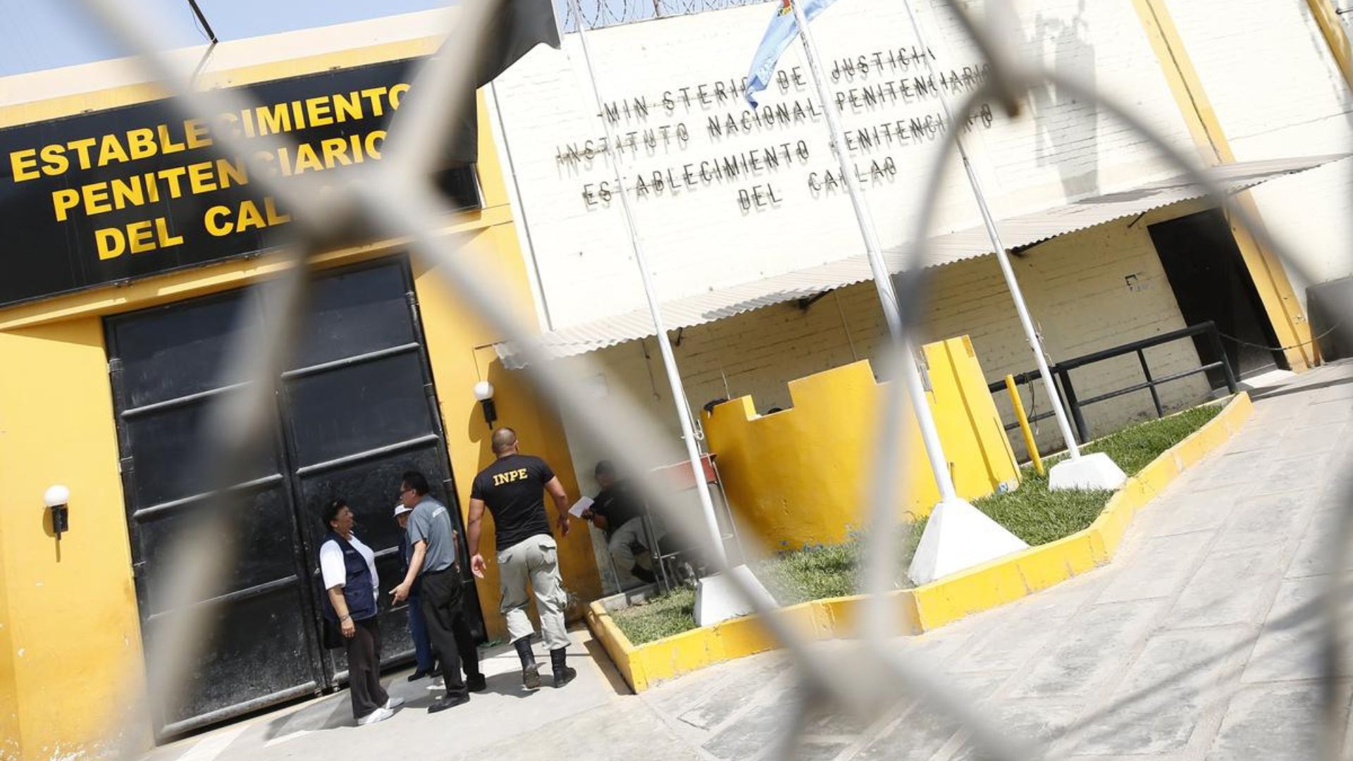 El Instituto Nacional Penitenciario (INPE) anunció este domingo que ha separado de sus funciones a los trabajadores implicados en los casos soborno. (Andina)