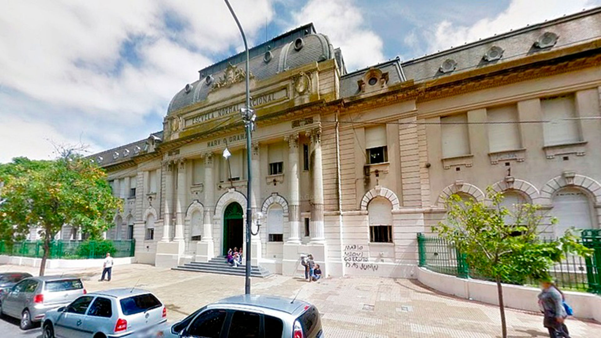 En el edificio ubicado en la avenida CÃ³rdoba al 1900 funciona el Normal NÂº 1, el Liceo NÂº 4 y el Comercial NÂº 10