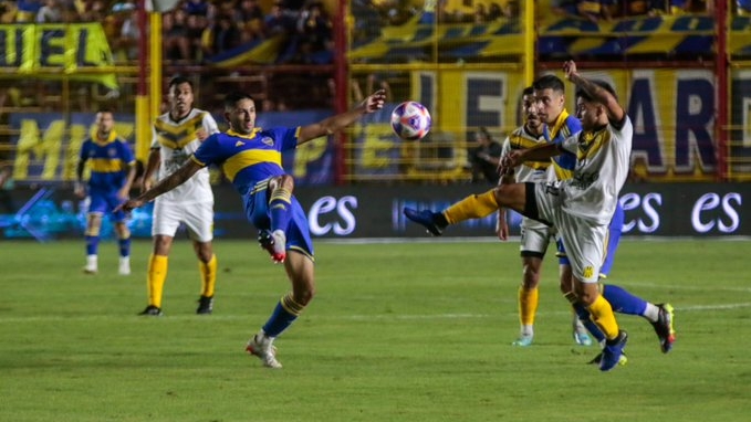 Final del primer tiempo: Boca Juniors vence 1-0 a Olimpo de Bahía Blanca con un gran gol de Sández en la Copa Argentina