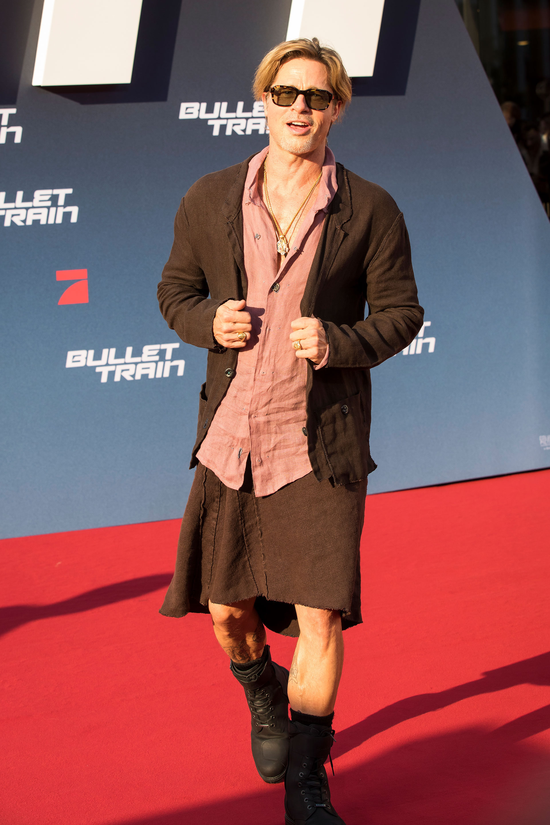 Brad Pitt lució esta prenda en el estreno de su nueva película en Berlín
(Getty Images)