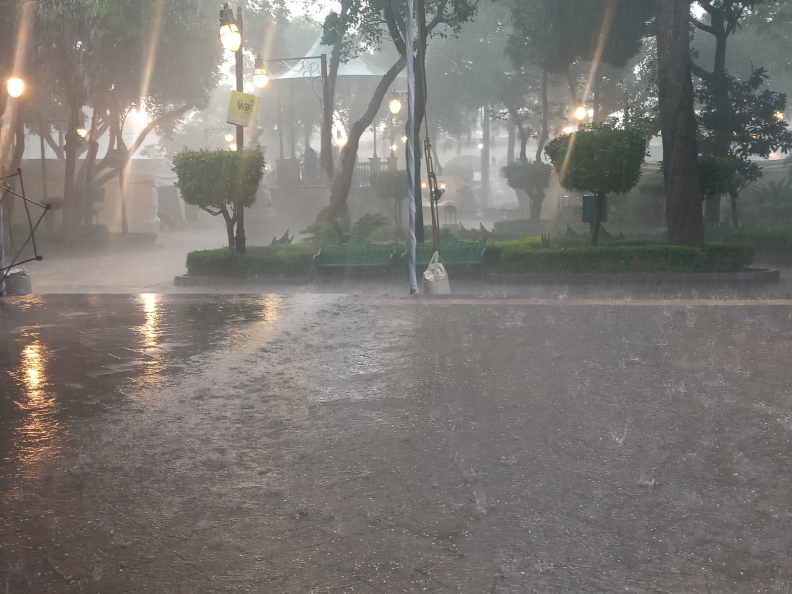 Debido a las intensas lluvias, Centro de Orientación Vial de la SSC solicitó a la ciudadanía evitar la zona sur de la Ciudad de México (Foto:  Twitter@TlalpanAl)
