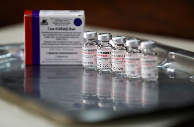 Las dosis de las vacunas Sputnik V llegarán al país en la mañana del jueves (REUTERS/Agustin Marcarian)