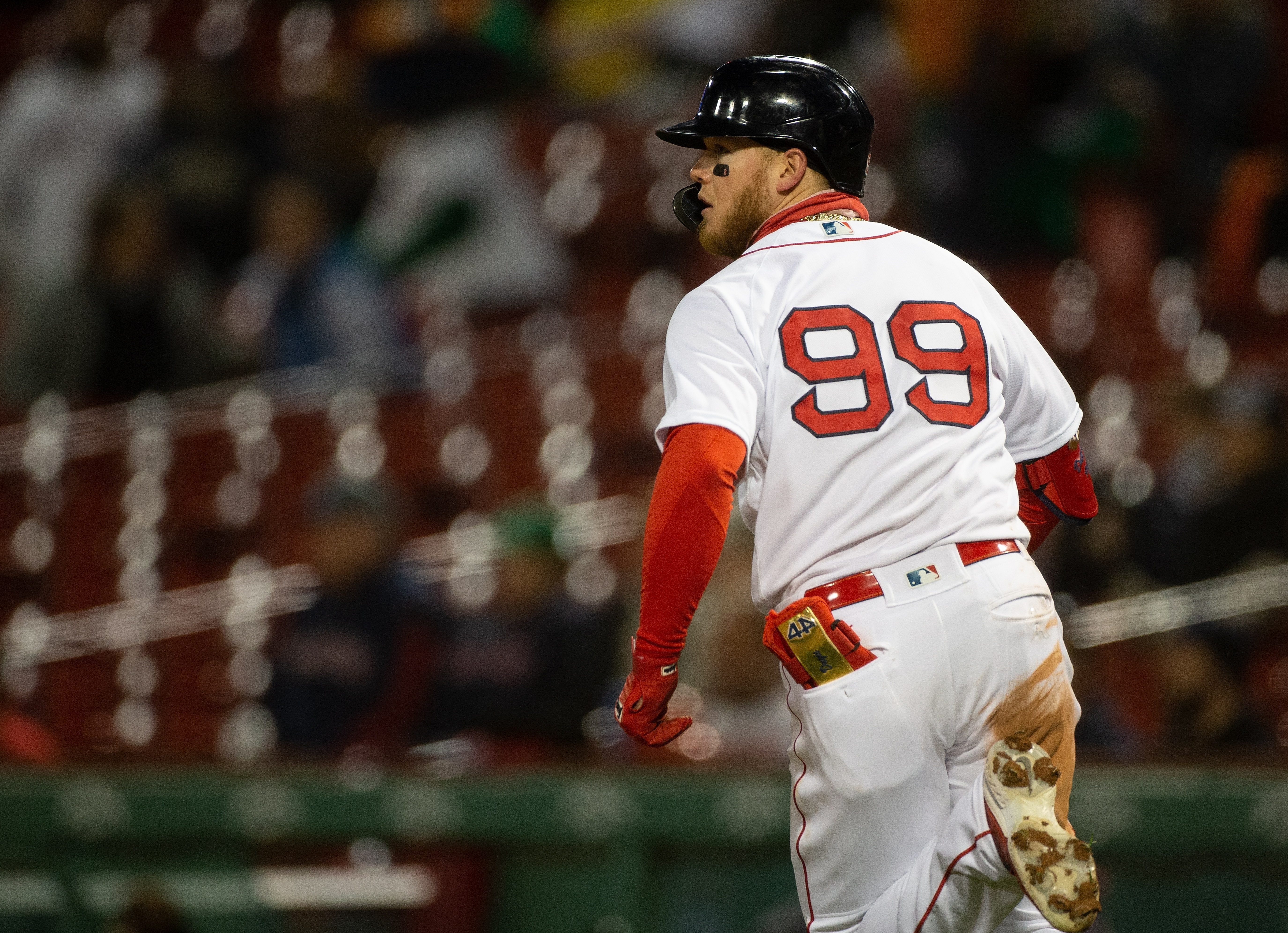 Medias Rojas vencen a Bravos por 5-3 y los barren en serie de 2 juegos