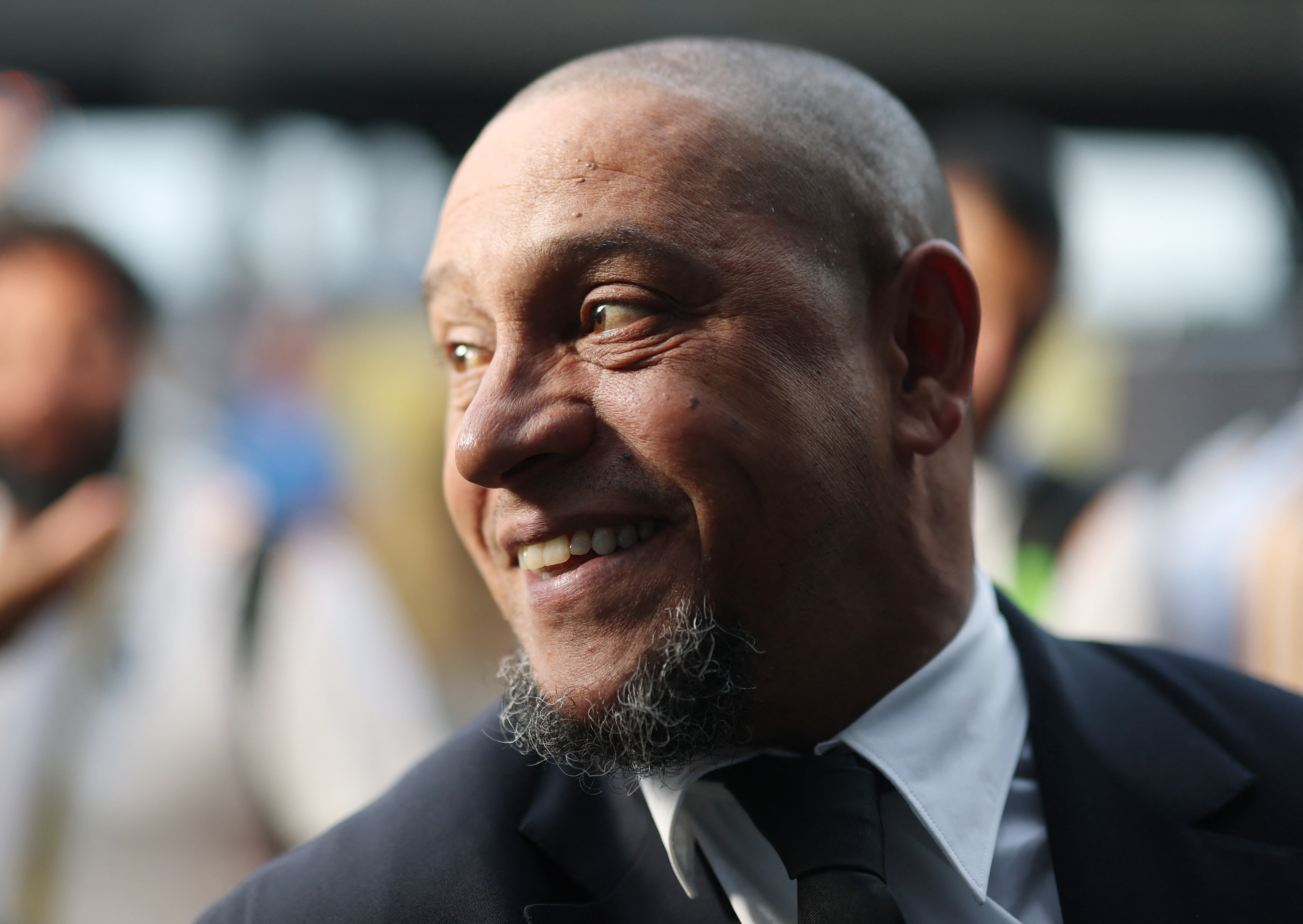 La historia del peluquero que creó la tradición de usar máscaras a fin de año en Ecuador 