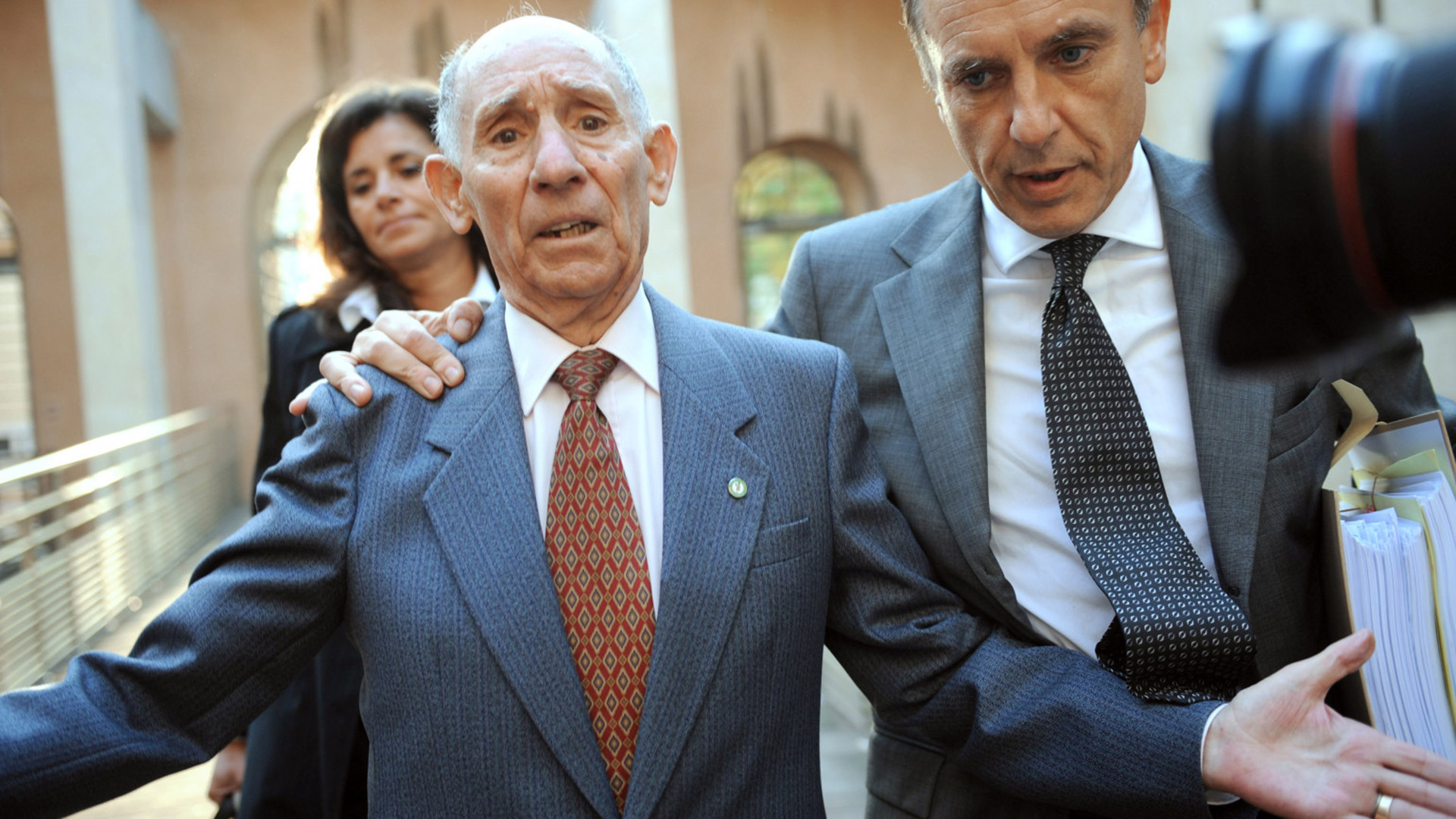 Pierre Rambla durante el juicio contra su hijo Jean-Baptiste Rambla, en octubre de 2008. (MICHEL GANGNE / AFP)