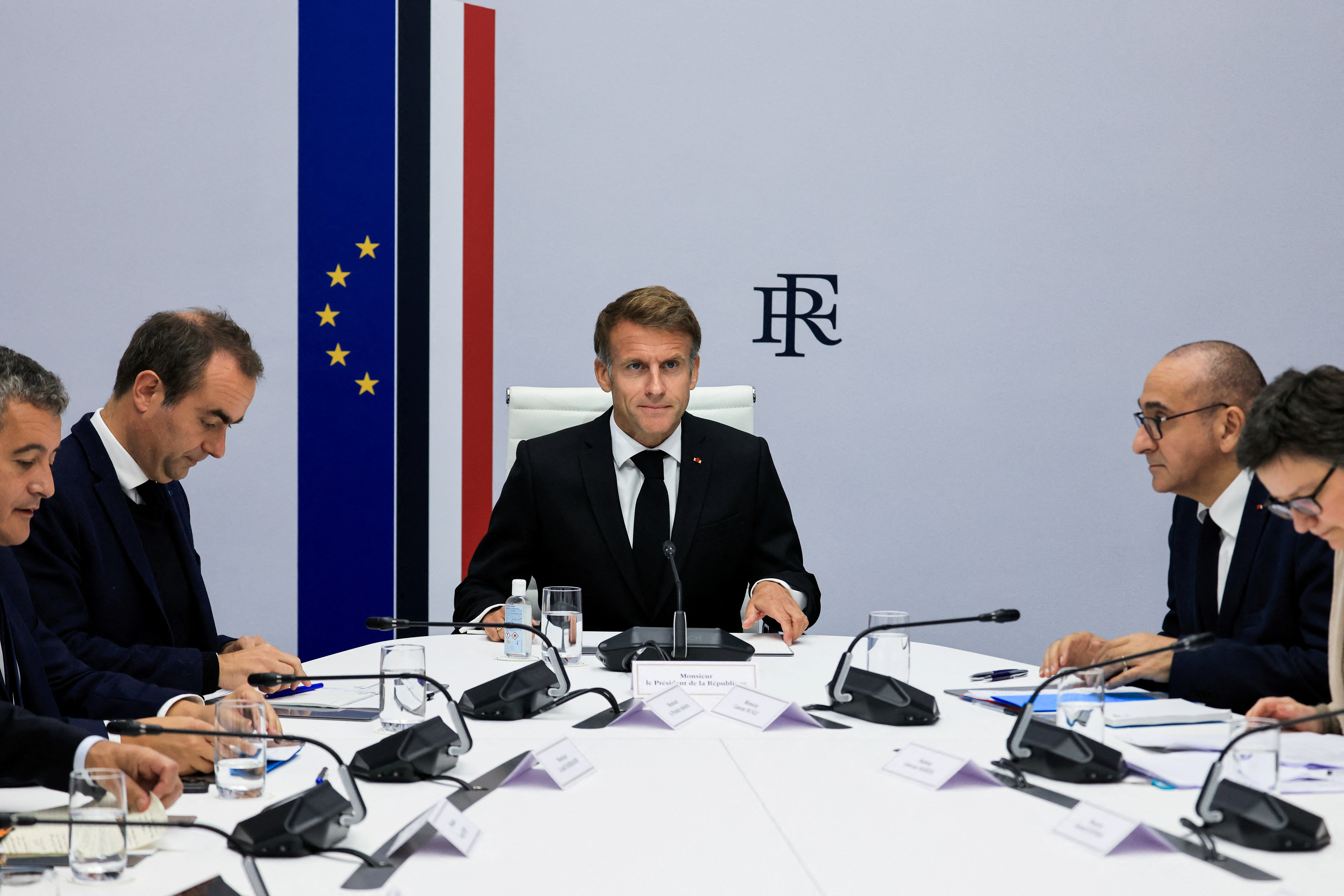 Macron prometió hacer rendir cuentas a quienes "intentaron derrocar la República" durante las violentas protestas en Francia