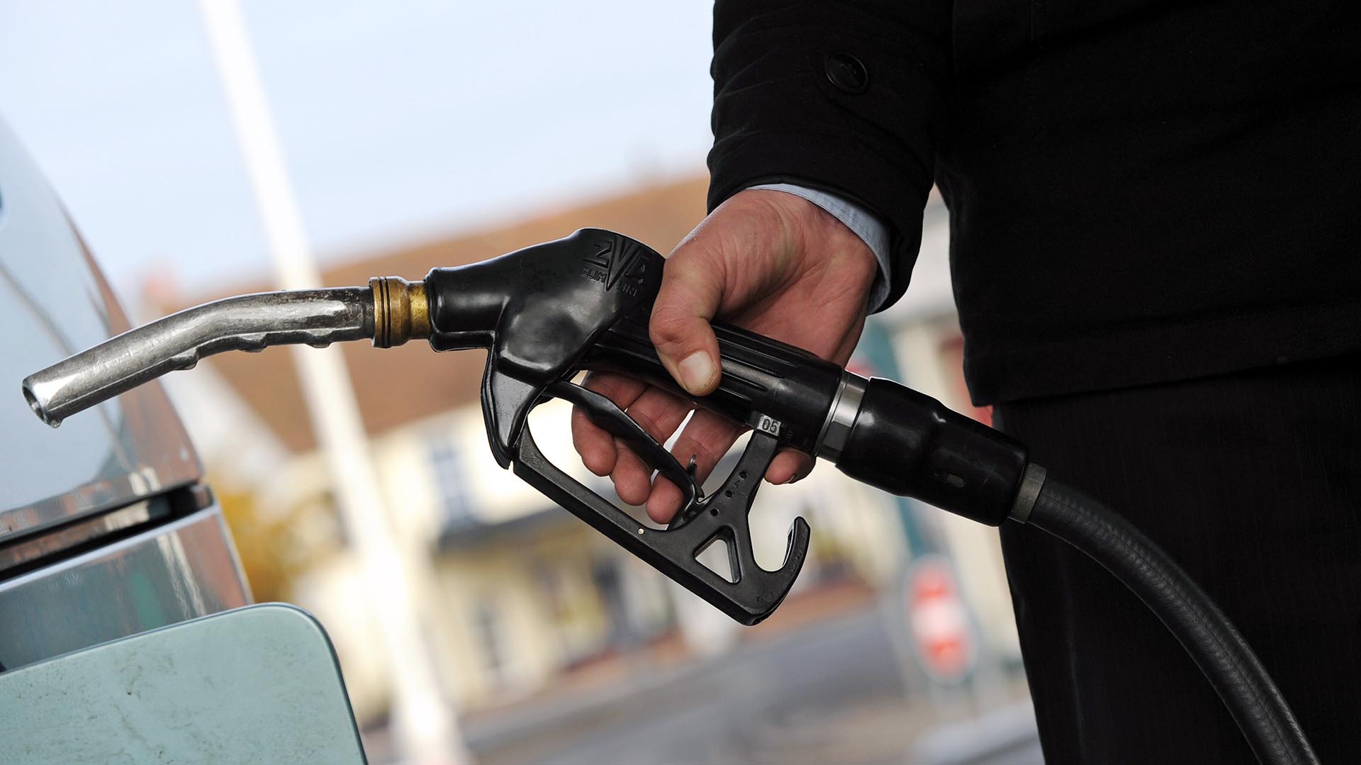 De acuerdo a cifras de Pemex, la gasolina magna tiene un porcentaje de 87 octanos y 92 octanos para la gasolina premium (Foto: AFP/Archivo)