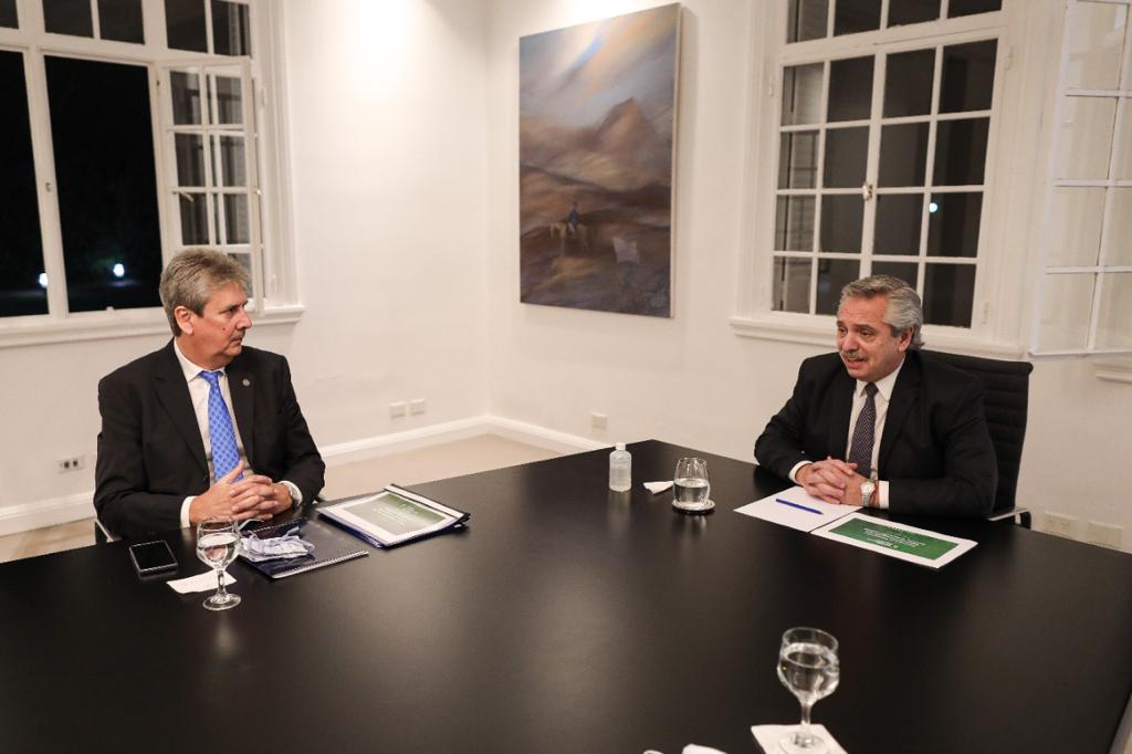 José Martins, presidente de la Bolsa de Cereales de Buenos Aires, y Alberto Fernández, durante la reunión del último martes