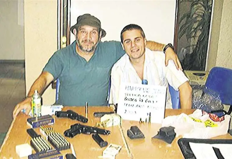 Eduardo Rózsa Flores (con sombrero), uno de los supuestos miembros del grupo armado