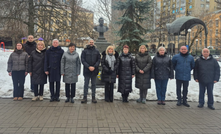 Se completó la primera colocación del nuevo bono: Caputo tomó 1 de cada 5 dólares que le ofrecieron