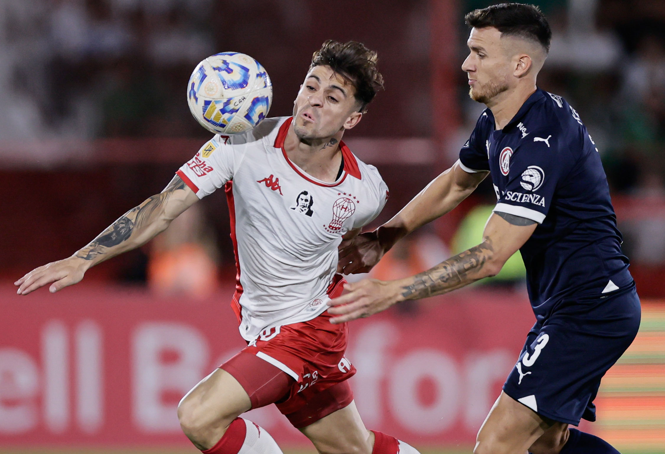 Huracán le ganó 1-0 a Independiente y alcanzó a Vélez en la cima de la Liga  Profesional - Infobae