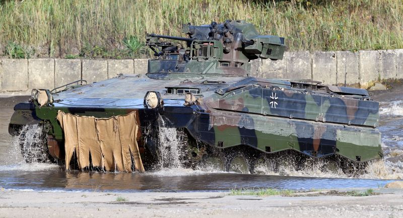 Un vehículo blindado de combate de infantería Marder del ejército alemán Bundeswehr  (REUTERS/Fabian Bimmer/Archivo)