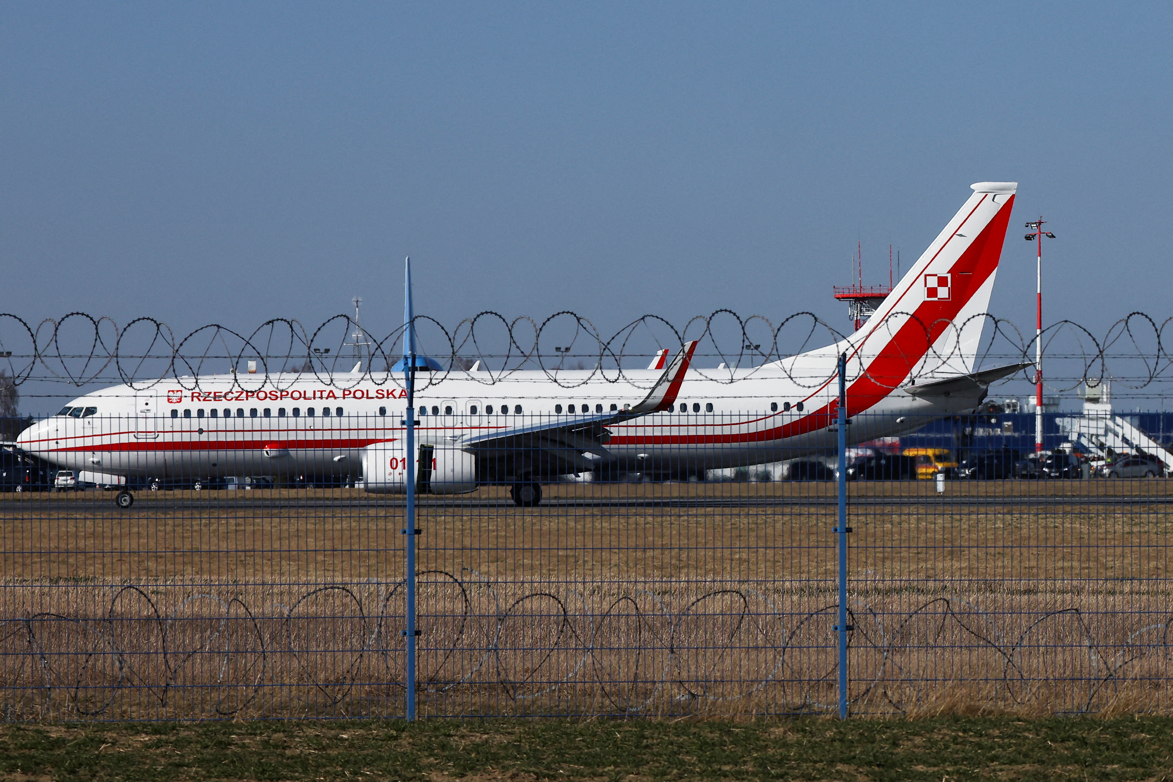 Un avión gubernamental polaco que transporta al presidente polaco, Andrzej Duda, aterriza en el aeropuerto de Rzeszow-Jasionka, cerca de Rzeszow, Polonia, 25 de marzo de 2022. REUTERS/Kacper Pempel