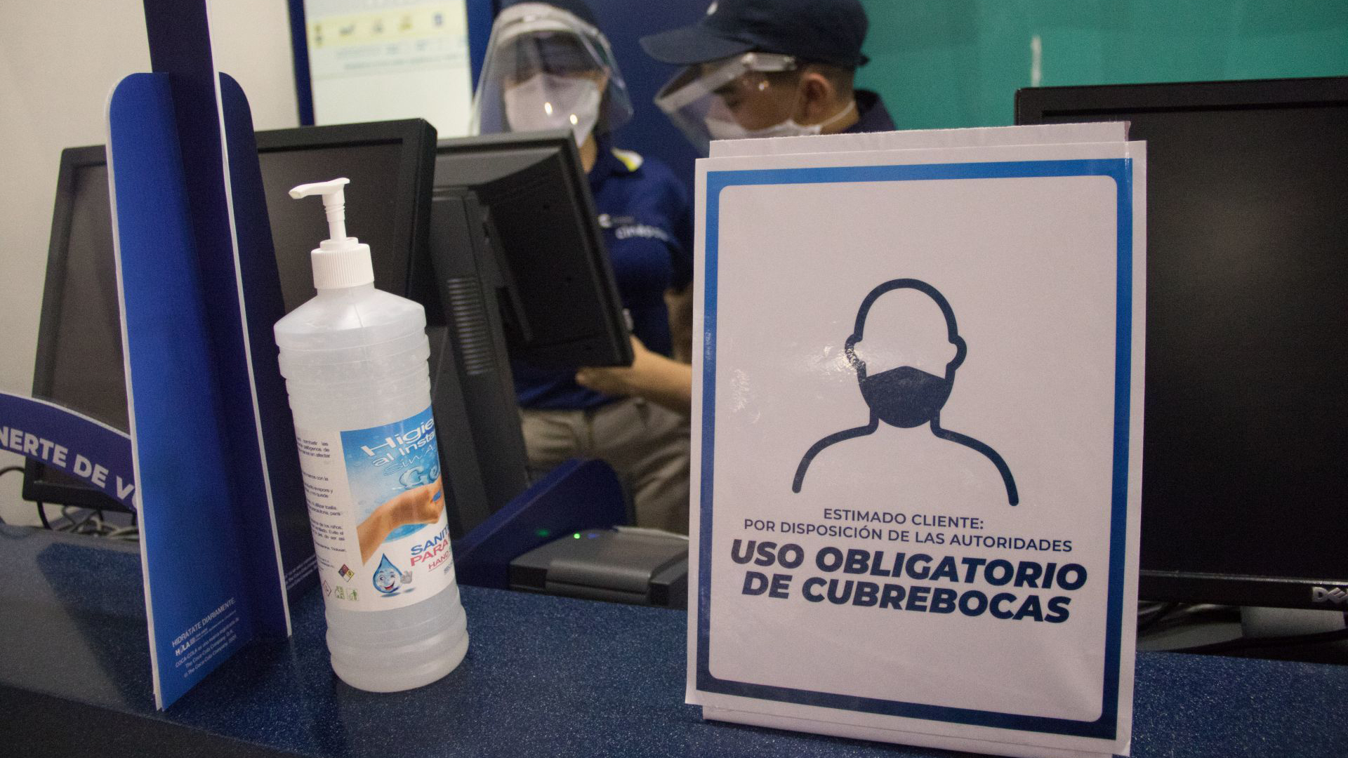 El uso de cubrebocas es obligatorio dentro de las instalaciones del cine solo se puede retirar cuando se esta comiendo o bebiendo algo (Foto: Cuartoscuro)