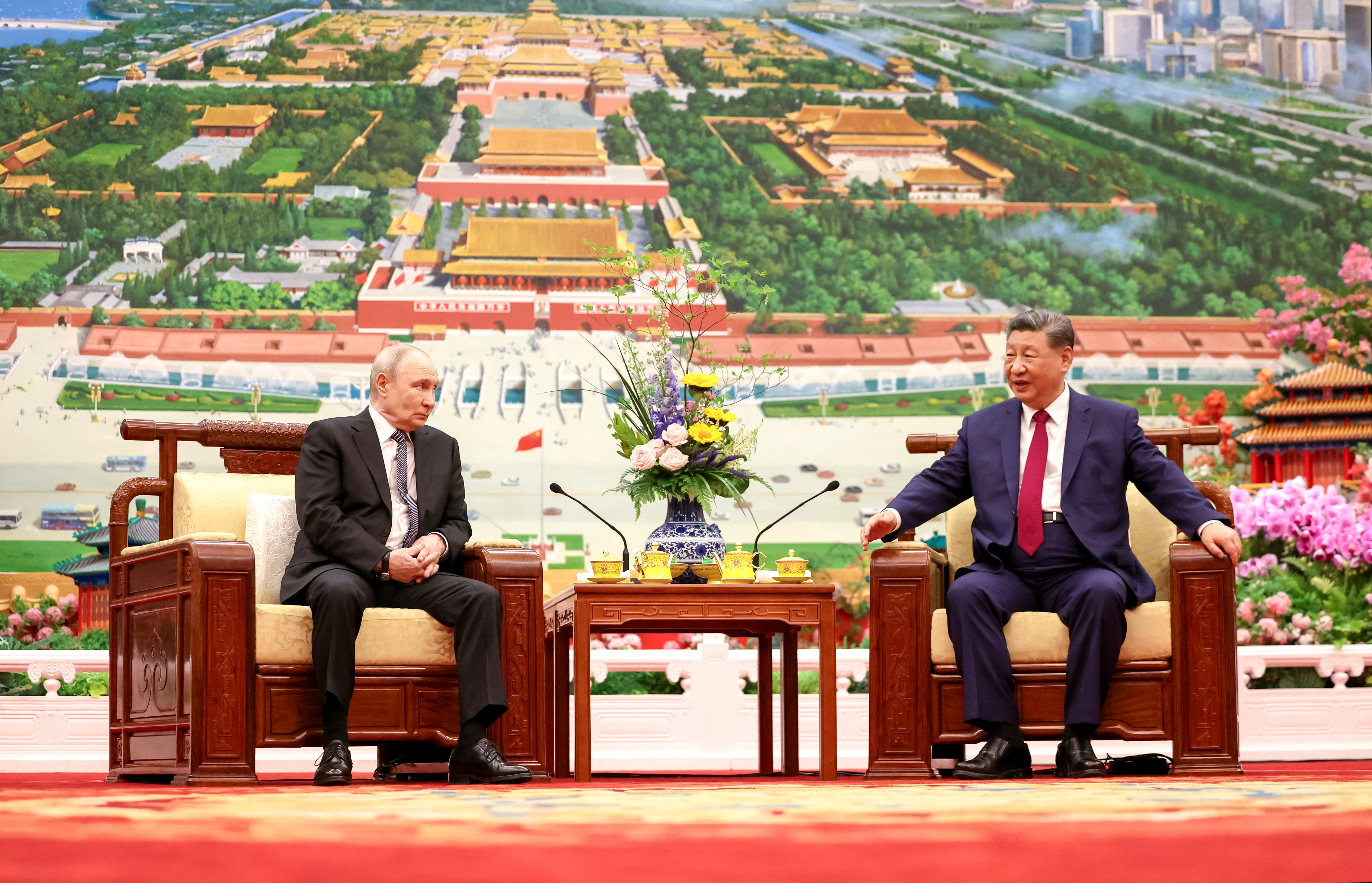 No hubo banquete: Xi Jinping despidi&oacute; a Putin de Beijing con una taza de t&eacute; chino