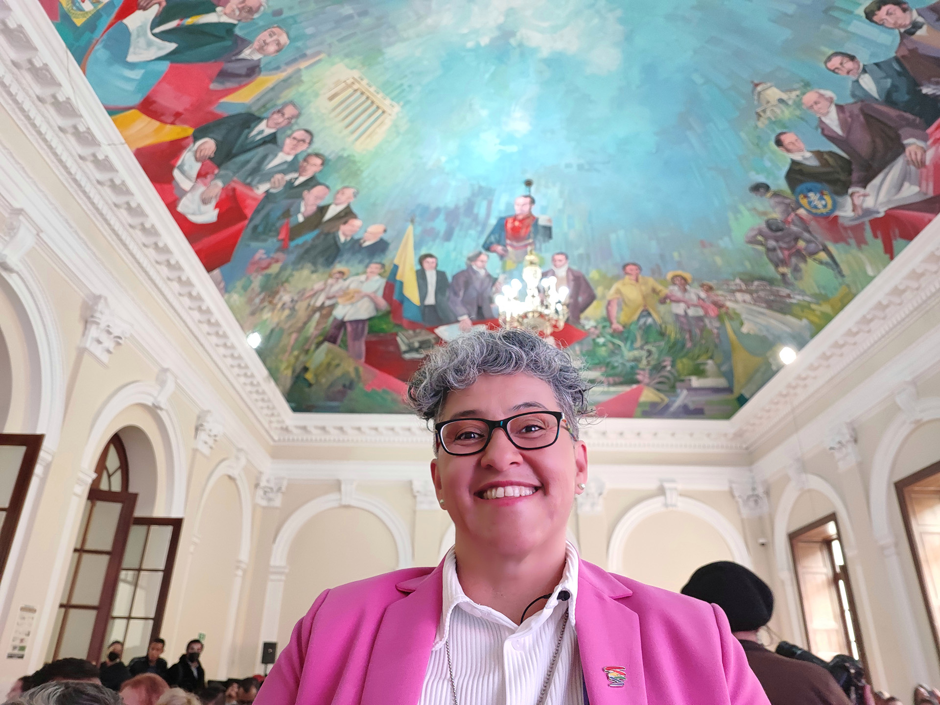 Elizabeth Castillo en el salón del Congreso donde le otorgaron un reconocimiento a su labor como activista el pasado 28 de junio. (Foto: Manuel Velandia)