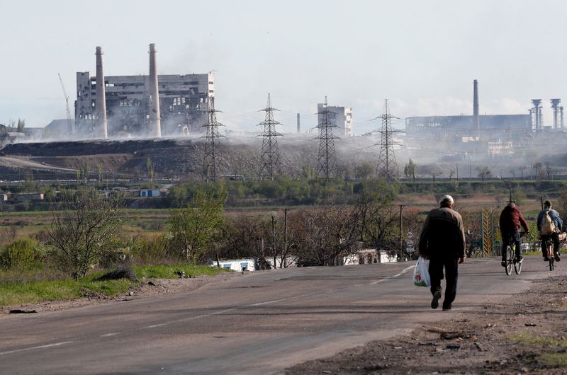 Las instalaciones dañadas de Azovstal Iron and Steel Works durante el conflicto entre Ucrania y Rusia en la ciudad portuaria del sur de Mariúpol, Ucrania, 3 de mayo de 2022. REUTERS/Alexander Ermochenko