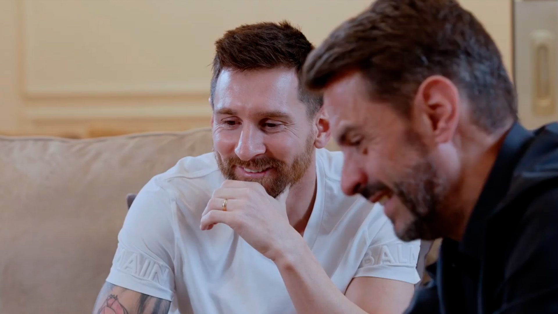 Messi gir et intervju med Pablo Giralda (videoopptak)