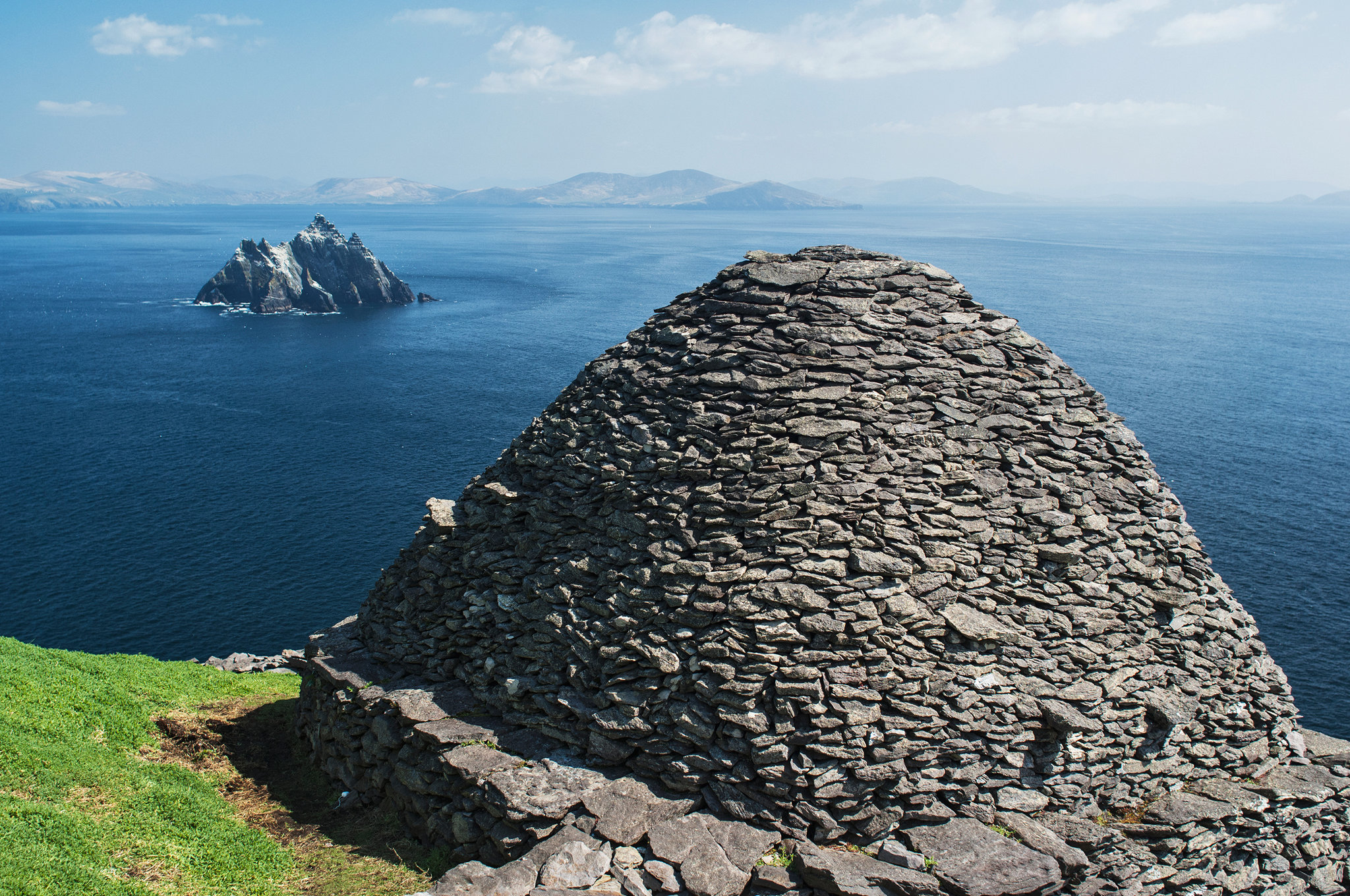 La isla Sceilg Mhichíl, en Irlanda, que sirvió para la escena final de “Star Wars: The Force Awakens”