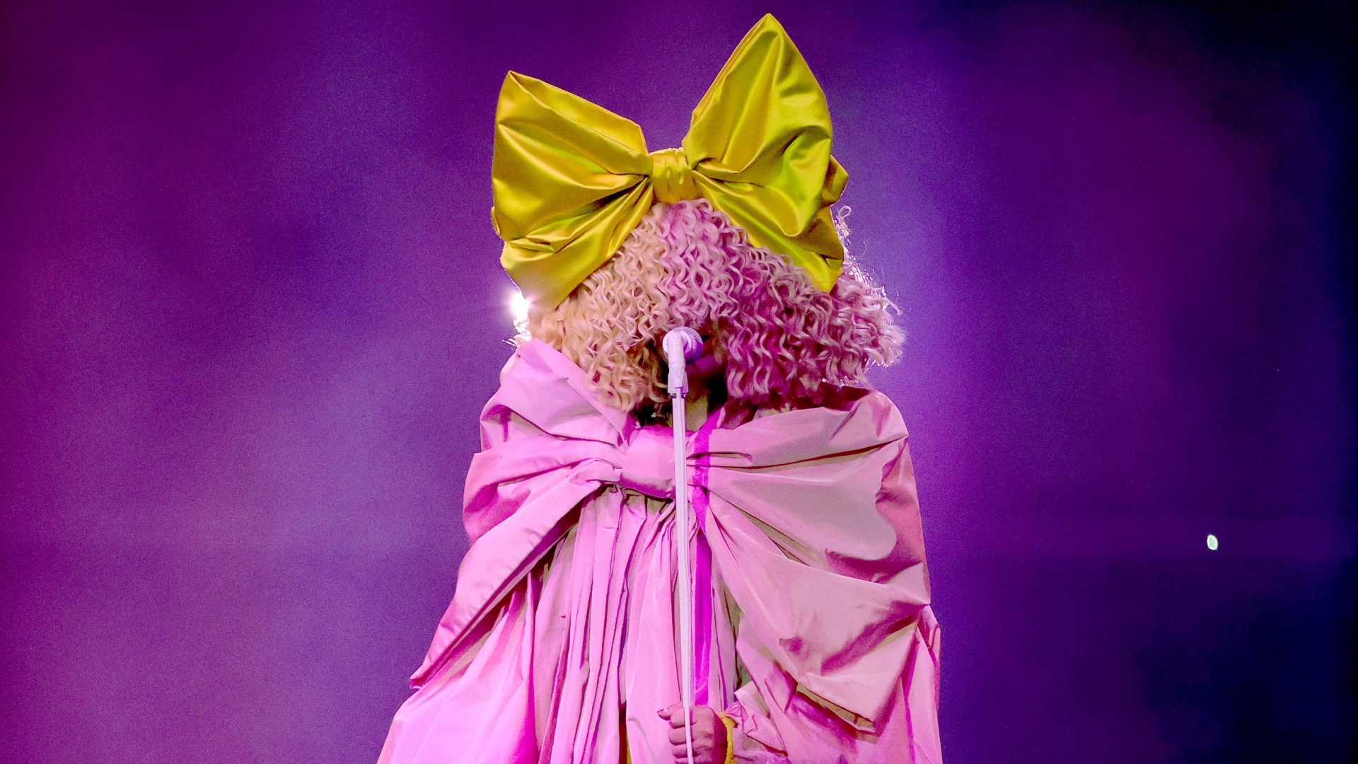 La cantante Sia fue diagnosticada con un trastorno del espectro autista