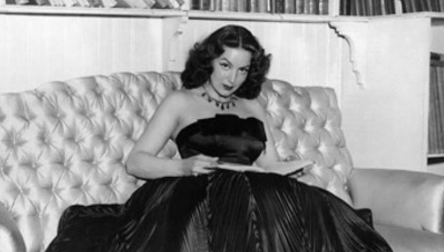 Maria Felix: the day that “La Dona” entered a jewelry store with a  crocodile and ordered a necklace in the shape of the reptile - Infobae