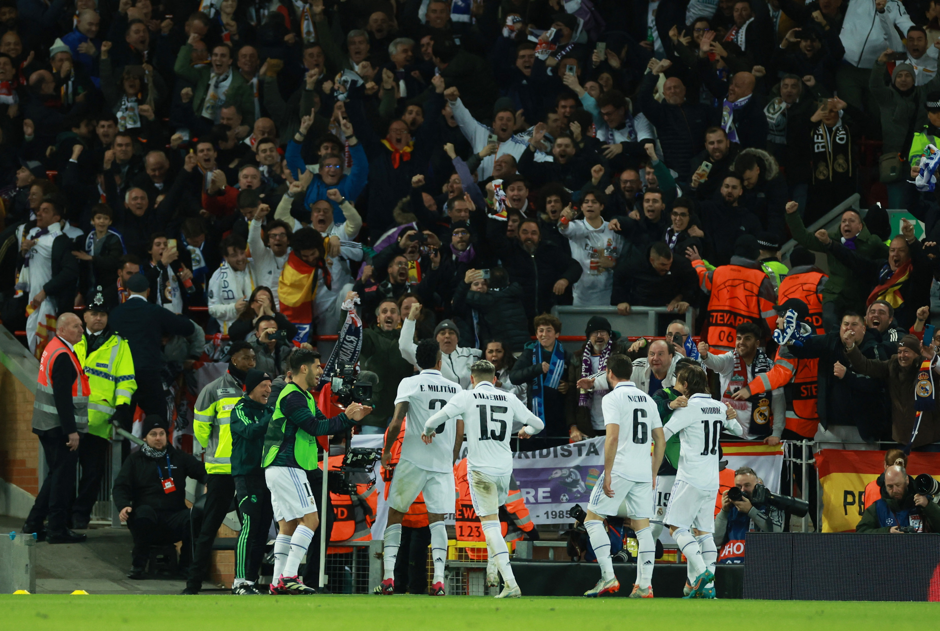 Los jugadores de la Casa Blanca celebran el 4-2. Foto: REUTERS/Phil Noble