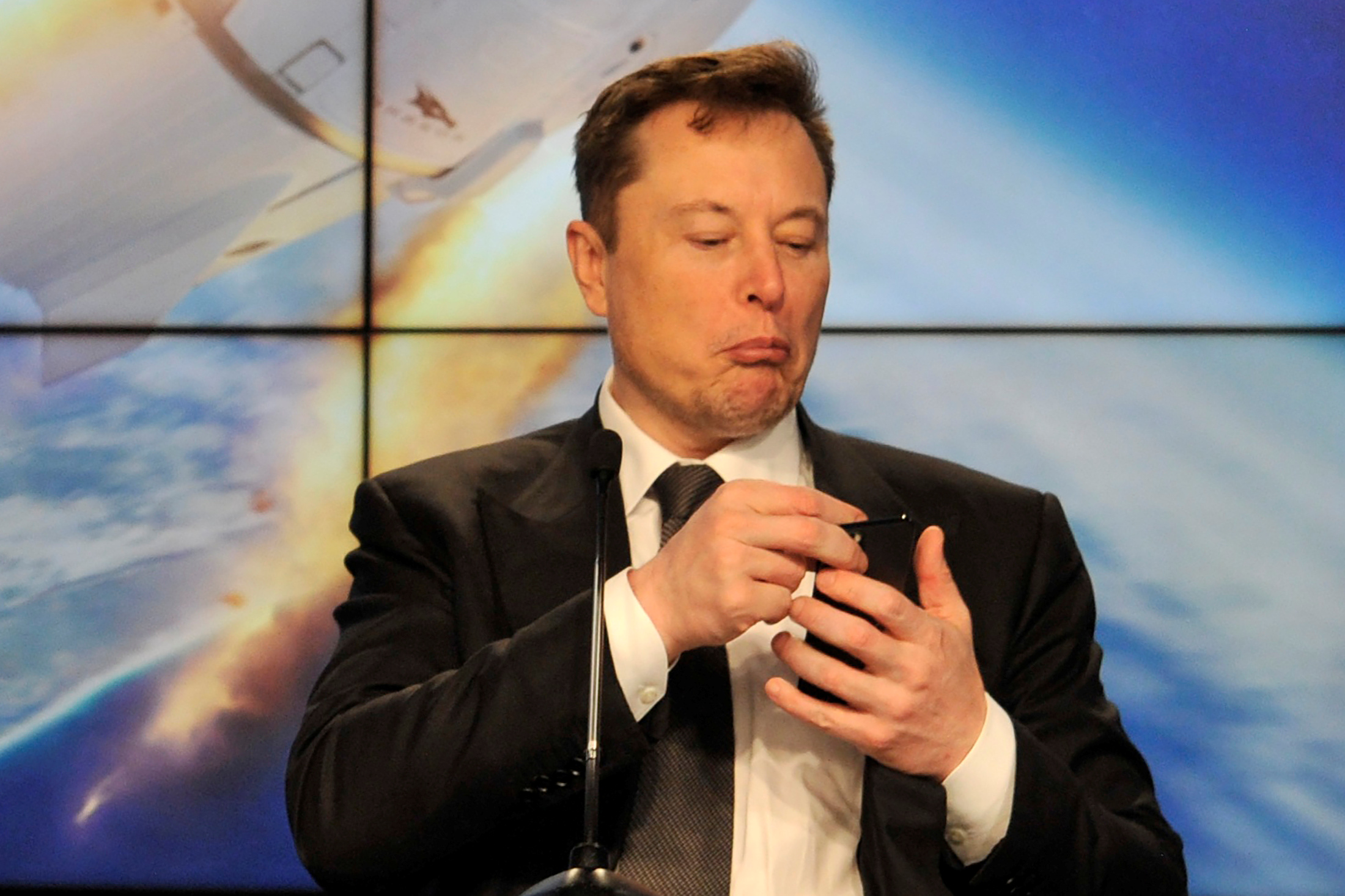 “En Clubhouse esta noche a las 10 pm hora de Los Ángeles”, tuiteaba el 31 de enero Elon Musk (Foto: Reuters)