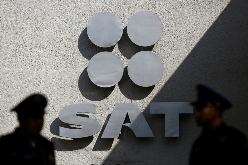 SAT ha puesto mano dura contra las factureras 

REUTERS/Daniel Becerril