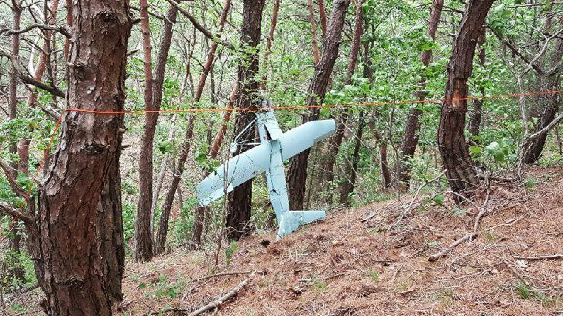 The South Korean Army denounced that a North Korean drone crossed the no-fly zone in the vicinity of the presidential office in Seoul.  (EFE)