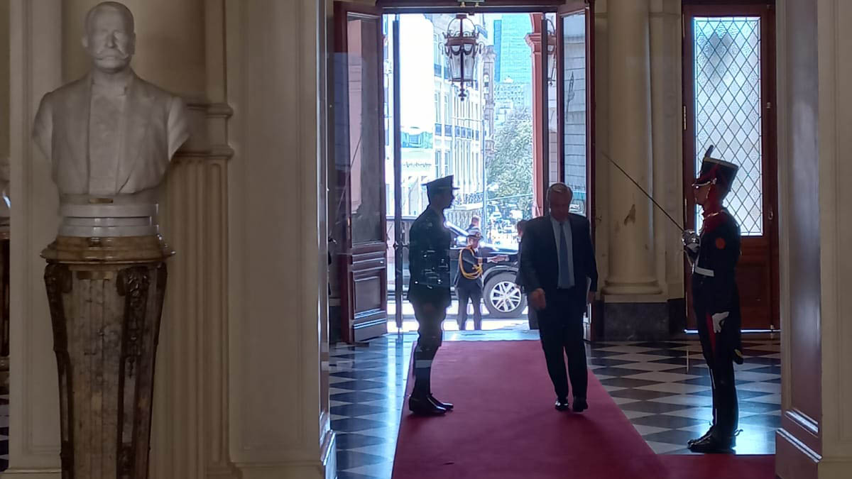 Alberto Fernández arrived at the Casa Rosada after 11 o'clock, almost at the moment that Cristina Kirchner began her defense plea in the Vialidad case