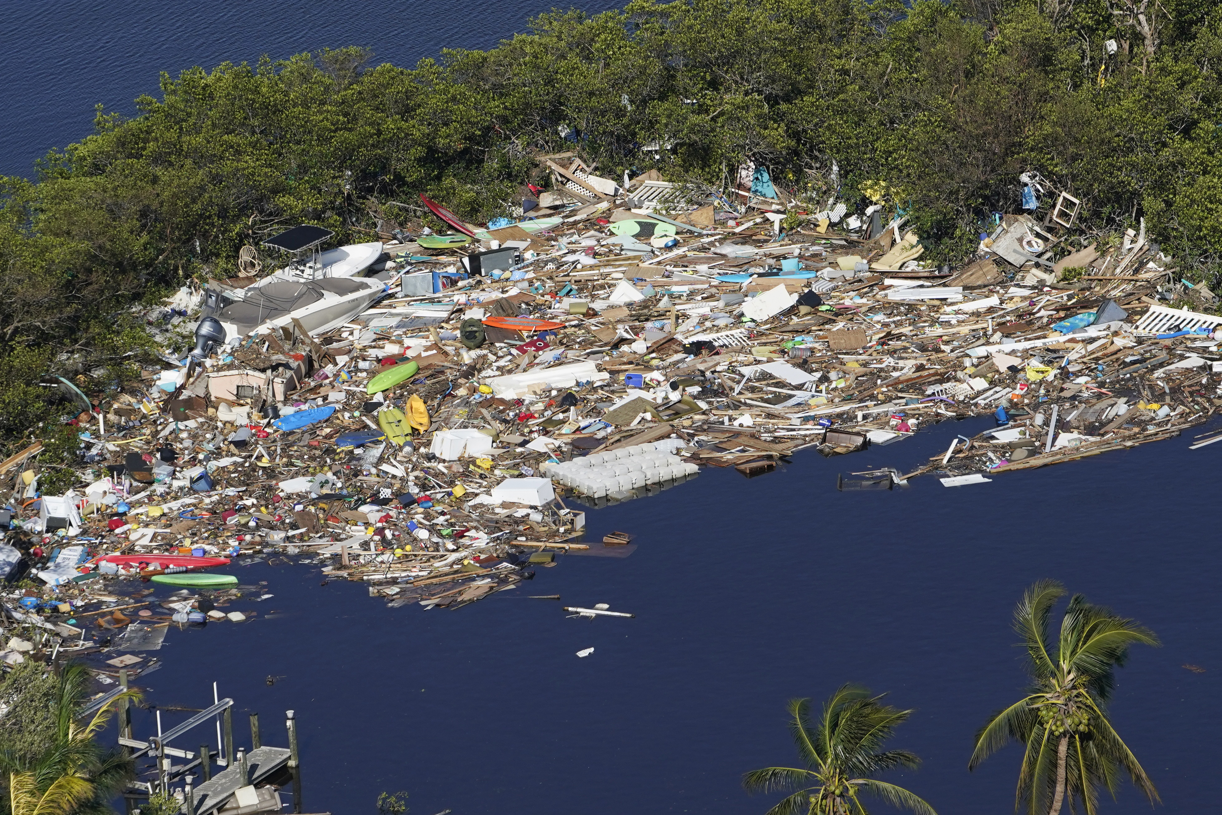 EN VIVO: el huracán Ian tocó tierra en Carolina del Sur y ya dejó al menos 21 muertos en Florida  