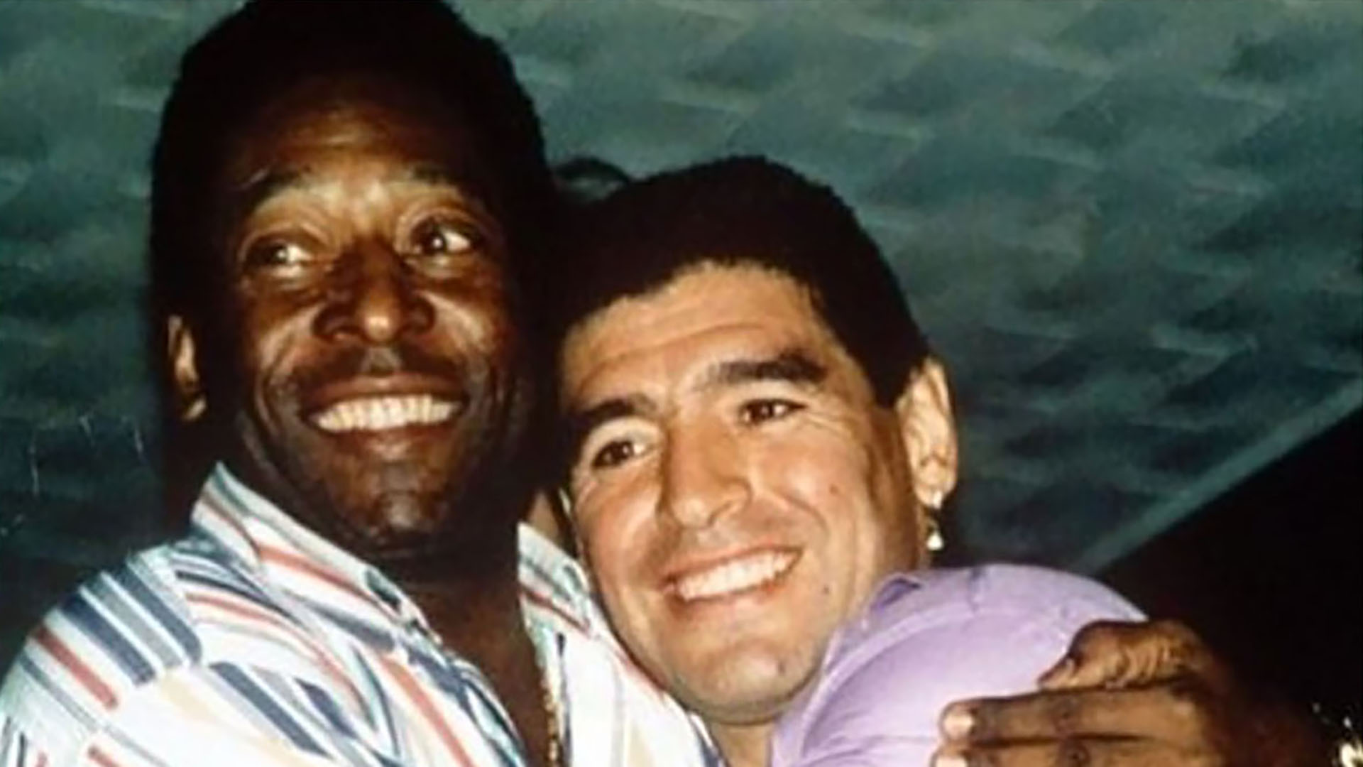 Pelé con Maradona en el cumpleaños de Diego