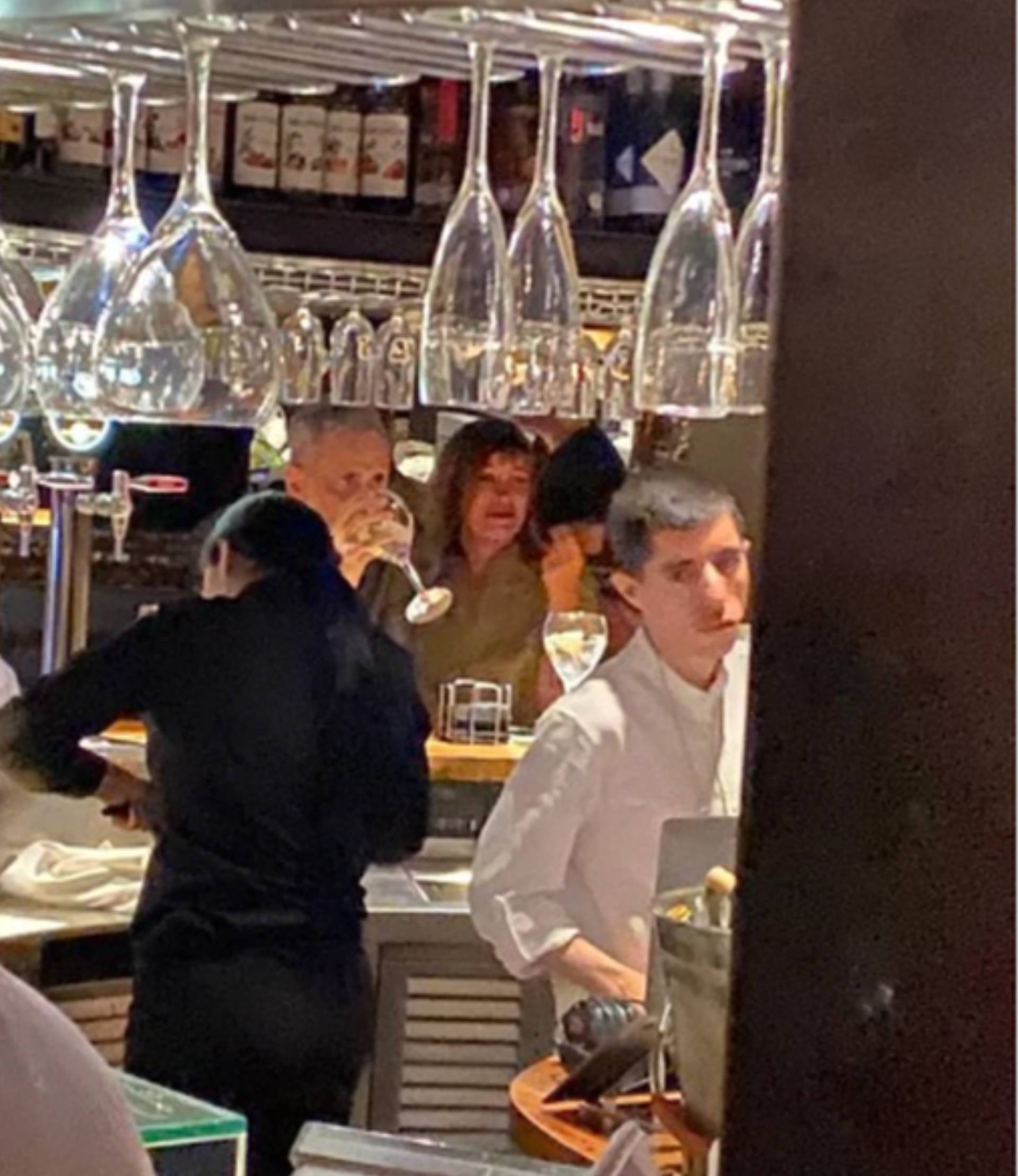 Jorge Rial y Josefina Pouso en un bar de Madrid 