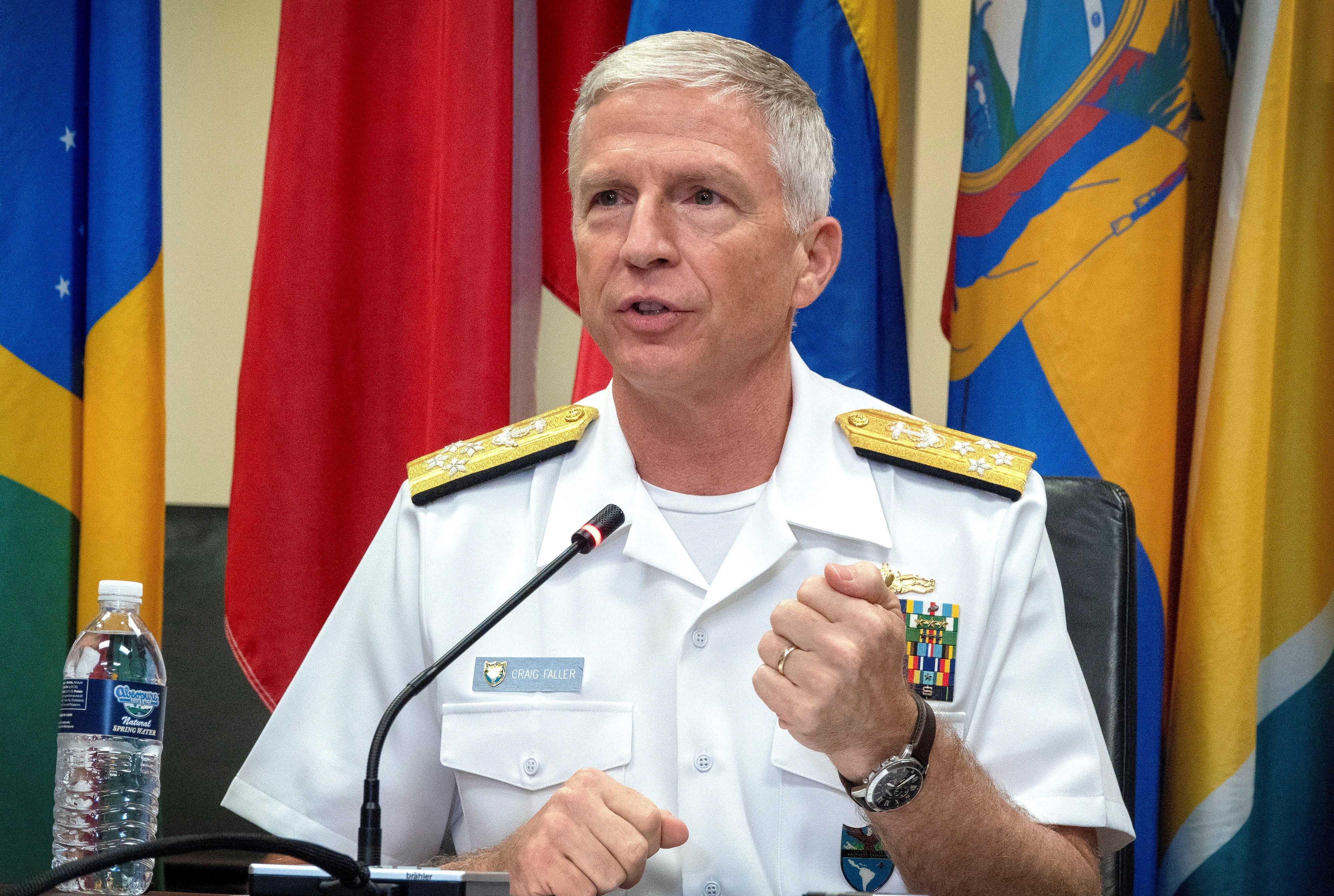 El jefe del Comando Sur dice que apoya una "salida diplomática" en Venezuela