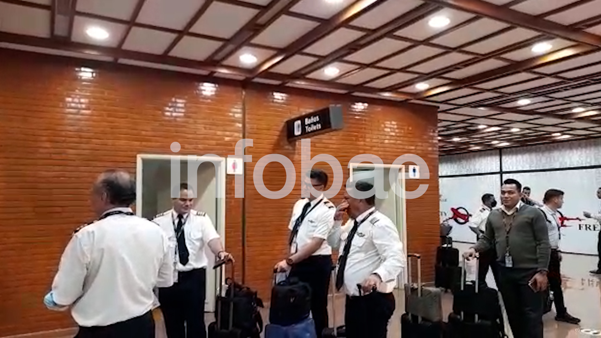 The Emtrasur crew at Ciudad del Este Airport