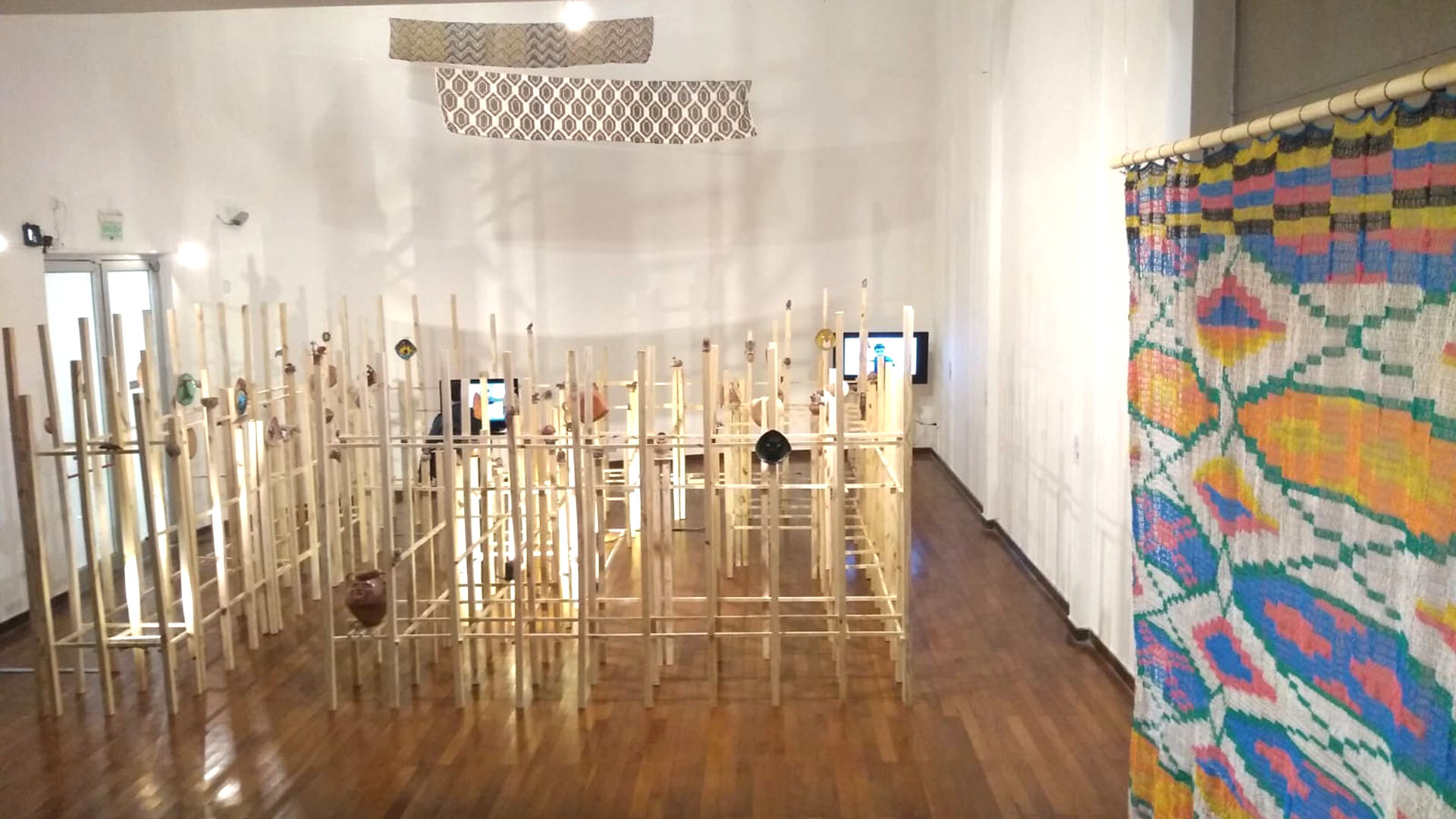 Bienalsur comenzó con "La escucha y los vientos. Relatos del Gran Chaco", en el Bellas Artes de Salta