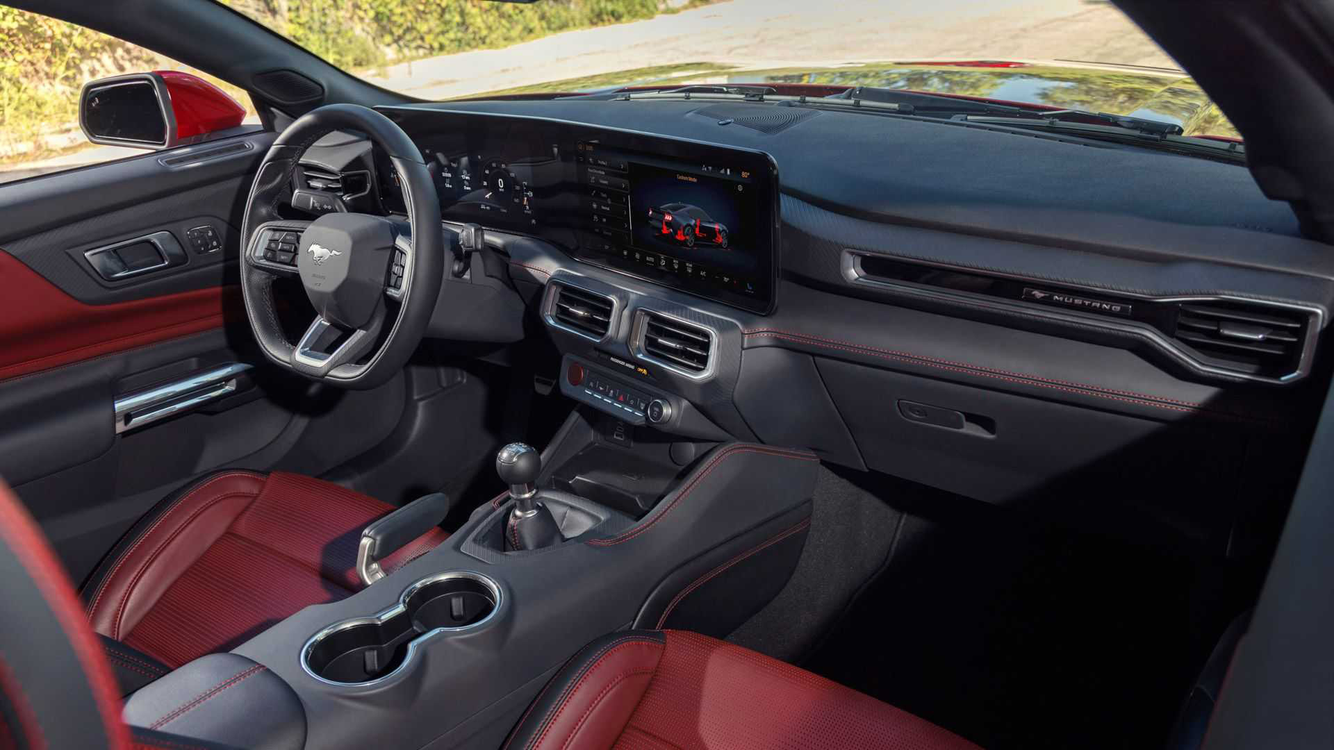 The interior is classic, though with plenty of screen surface, modern can't be avoided