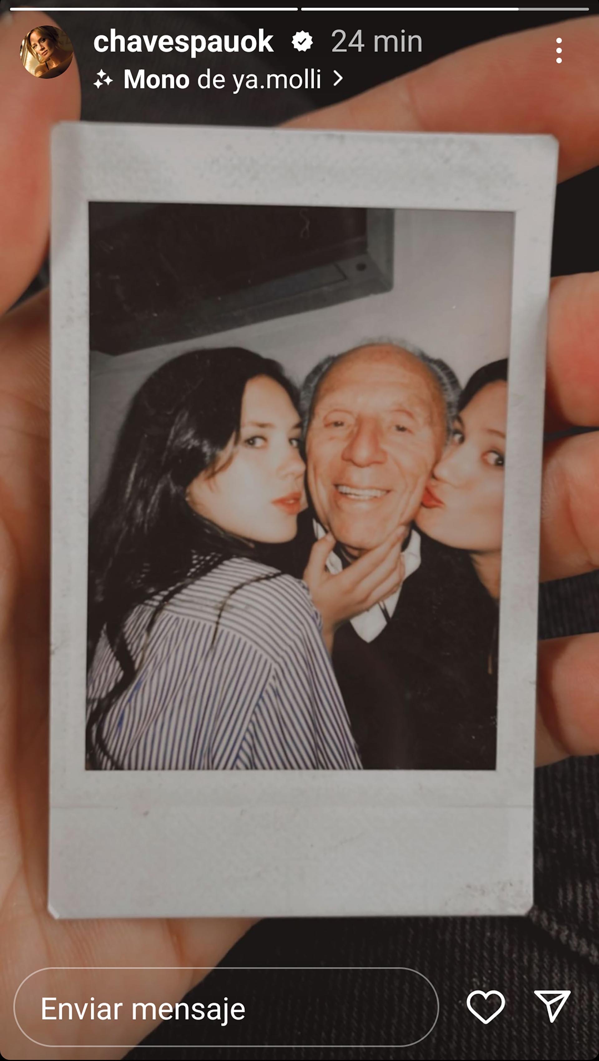 Paula y Delfina Chaves junto a su abuelo Kaki (Instagram)
