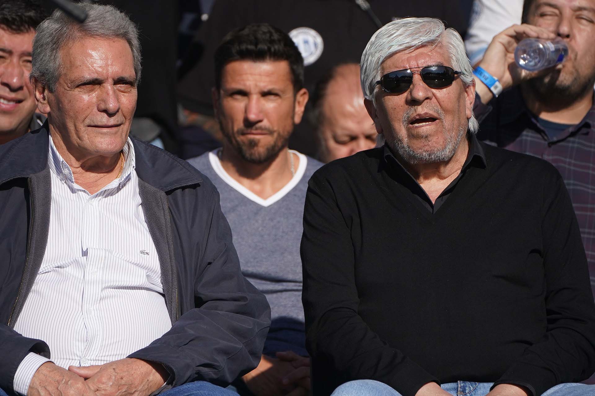 Carlos Acuña, Juan Pablo Brey y Hugo Moyano, en el acto de la CGT 