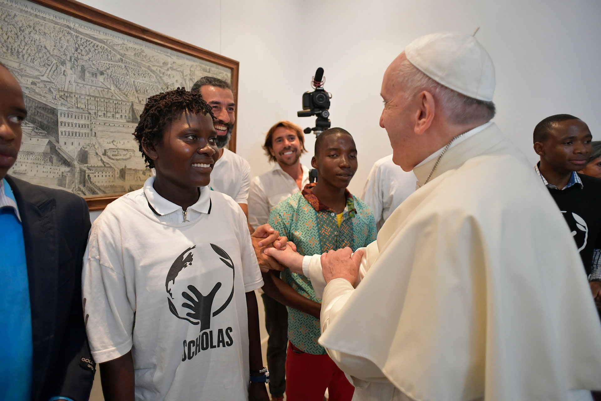 El Papa Francisco se reunió en un encuentro emocionante con jóvenes en Mozambique (Reuters)