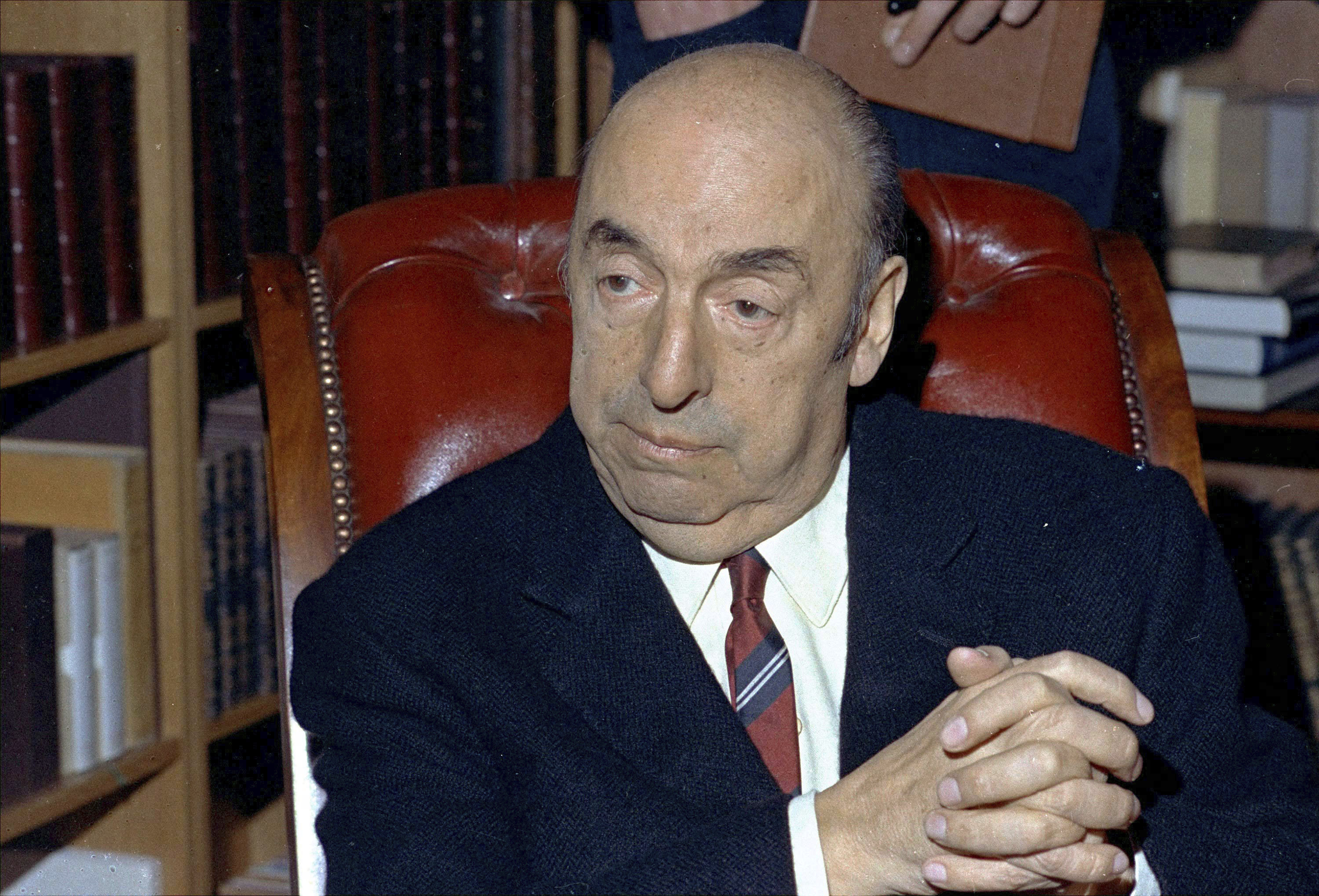 La causa de muerte de Pablo Neruda aún no es concluyente (AP Foto/Michel Lipchitz, Archivo)
